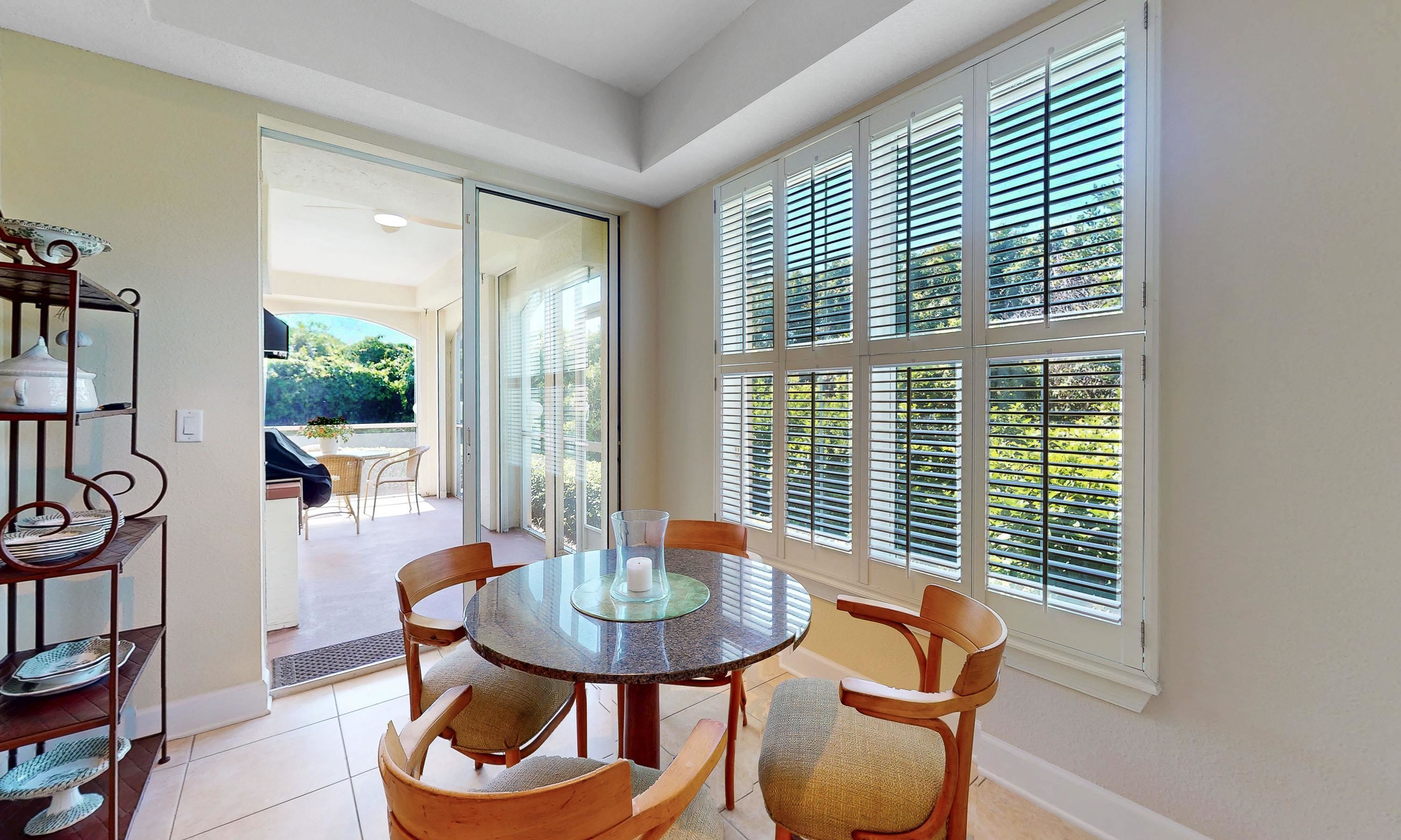 Image 17 of 61 For 325 Ocean Grande Dr. S 104