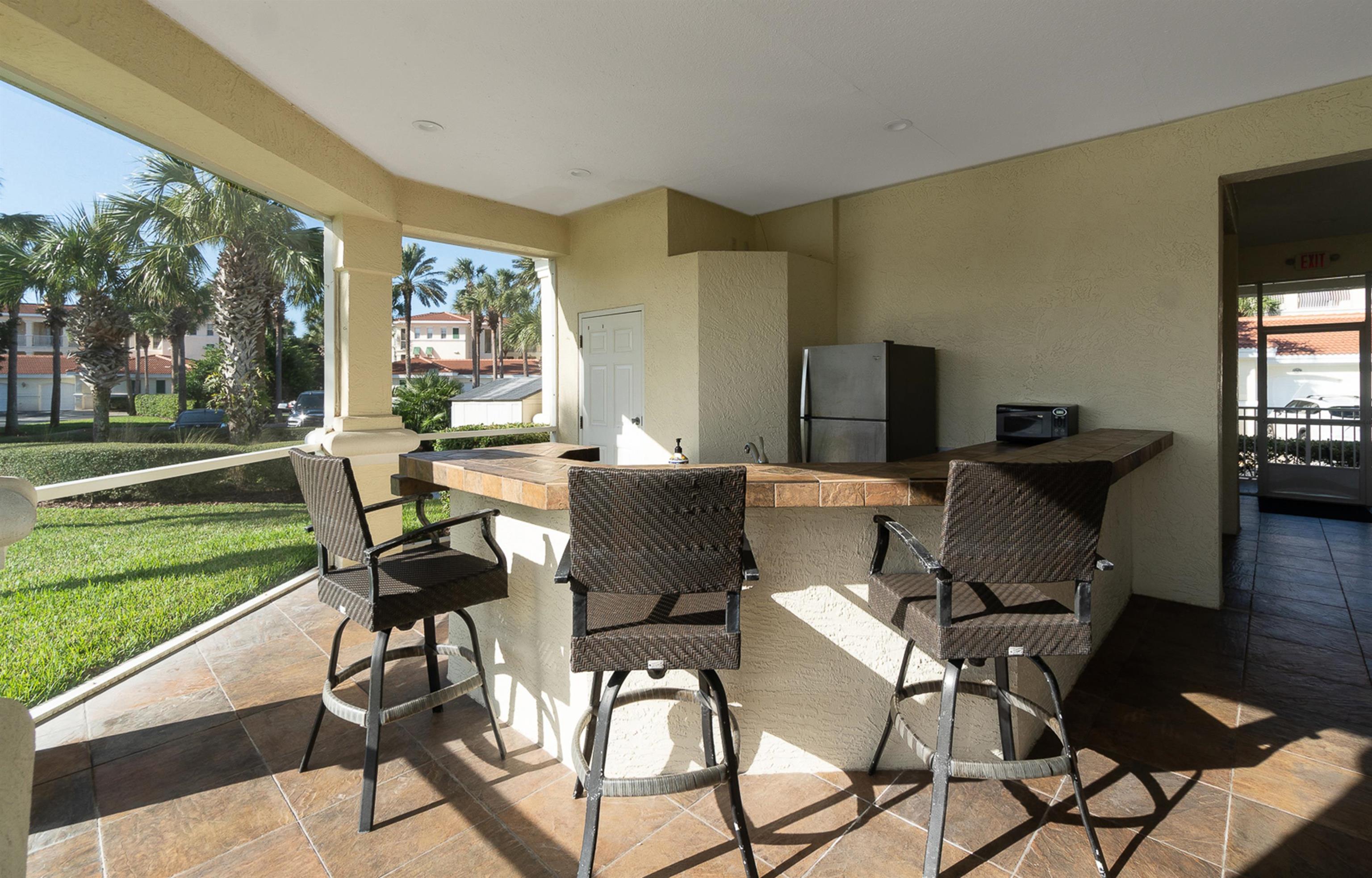 Image 48 of 61 For 325 Ocean Grande Dr. S 104