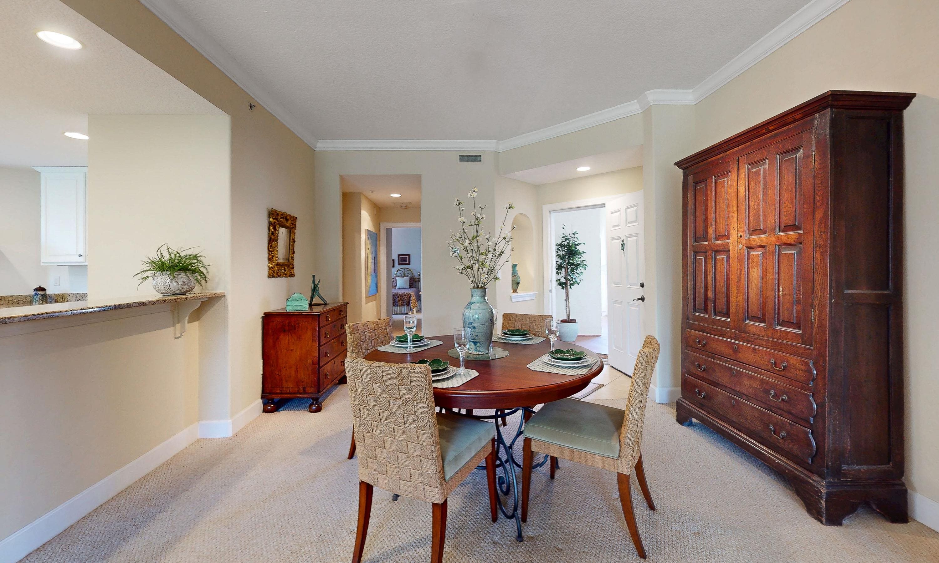 Image 7 of 61 For 325 Ocean Grande Dr. S 104