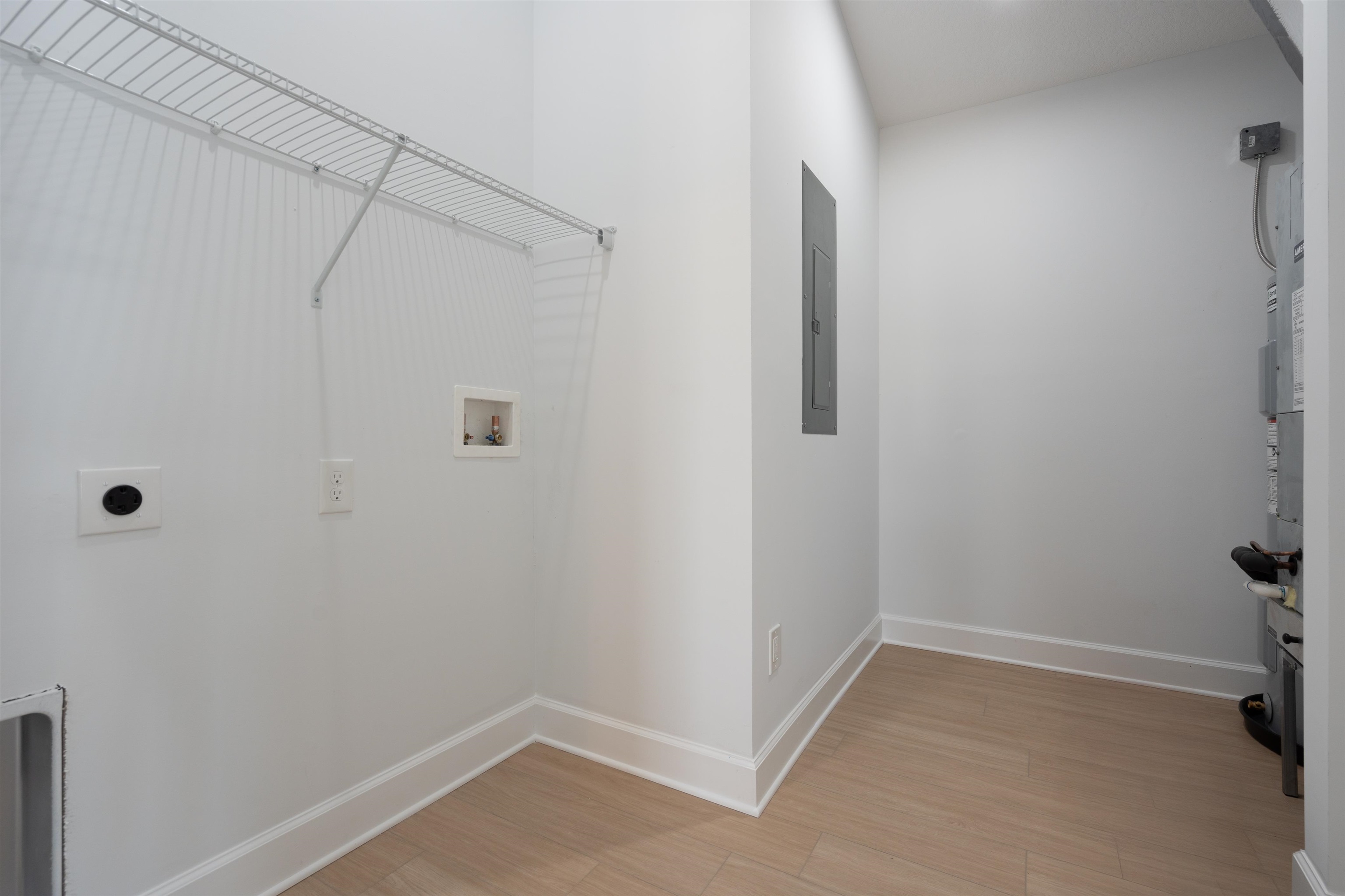 Image 23 of 50 For 69 Josiah Street