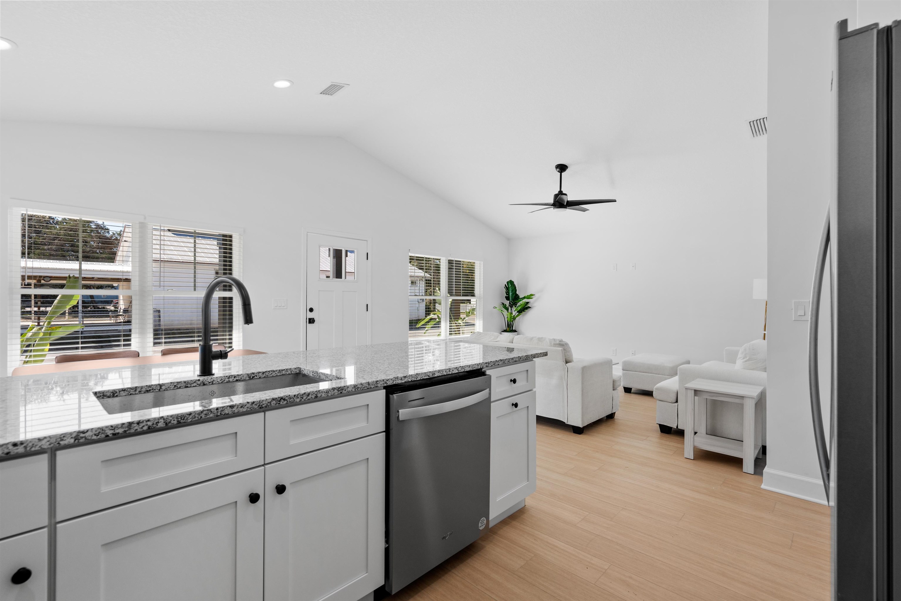 Image 4 of 50 For 69 Josiah Street