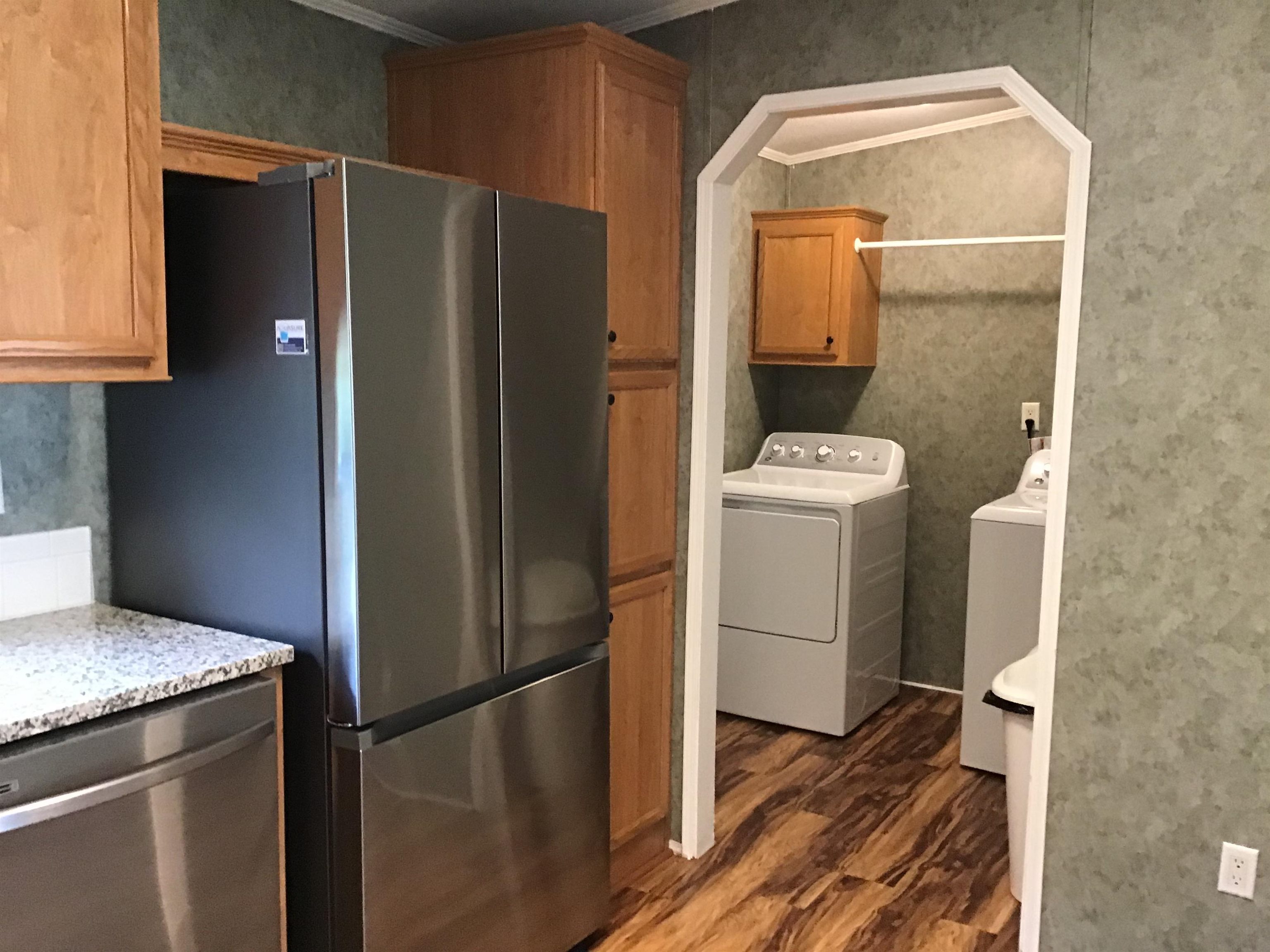 Image 16 of 18 For 10350 Beckenger Ave