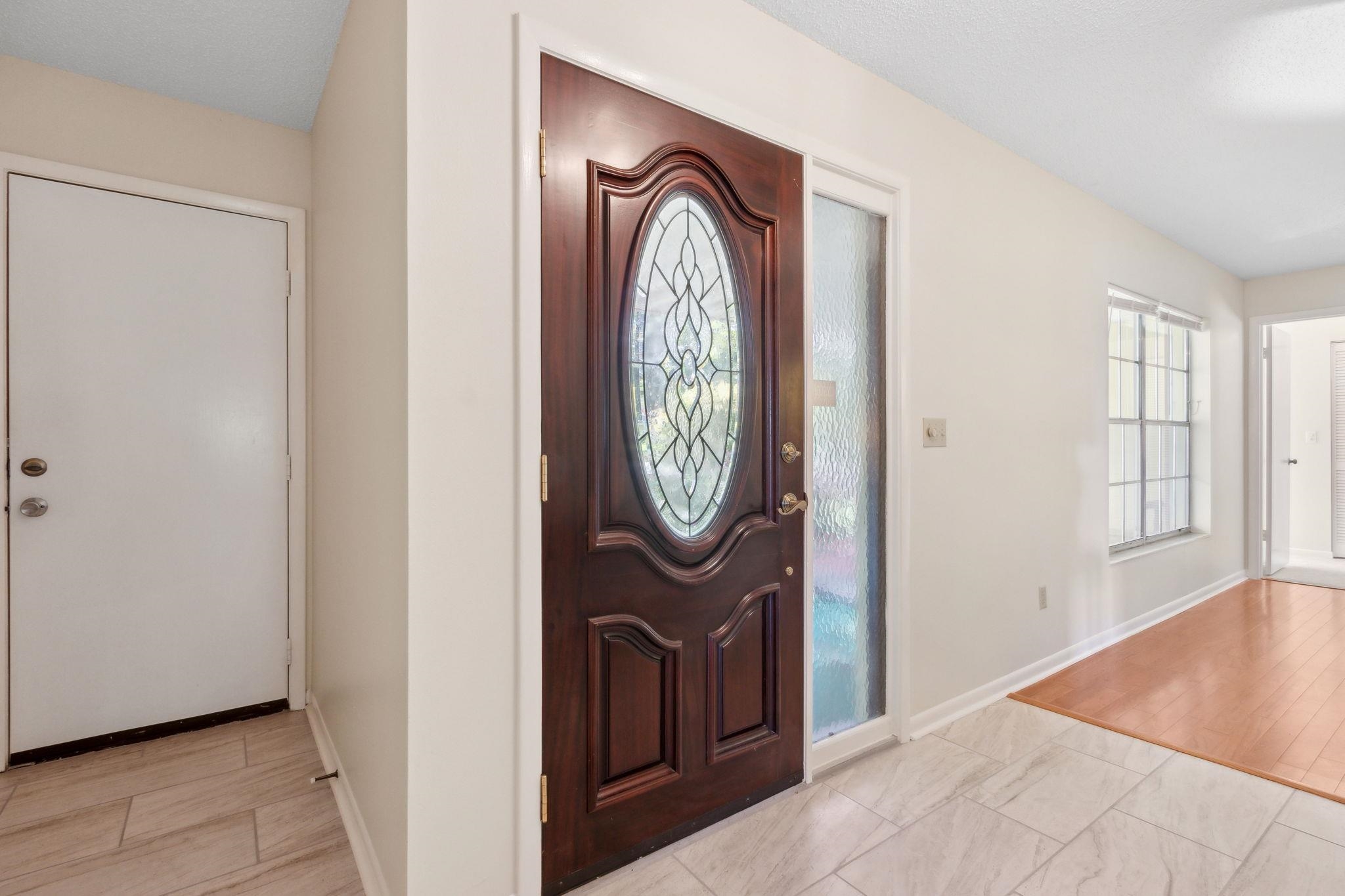 Image 11 of 76 For 1004 San Remo Rd