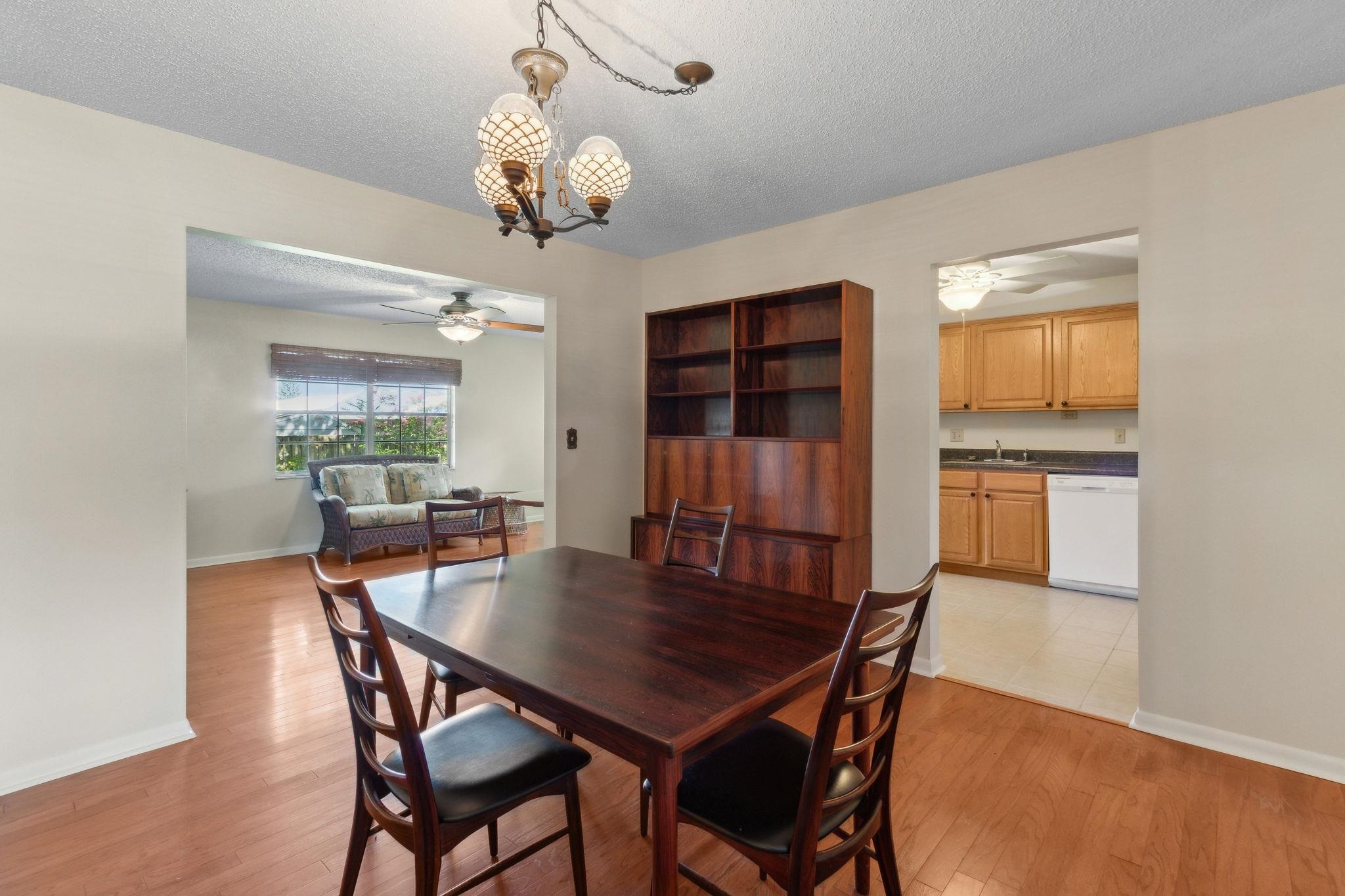 Image 18 of 76 For 1004 San Remo Rd
