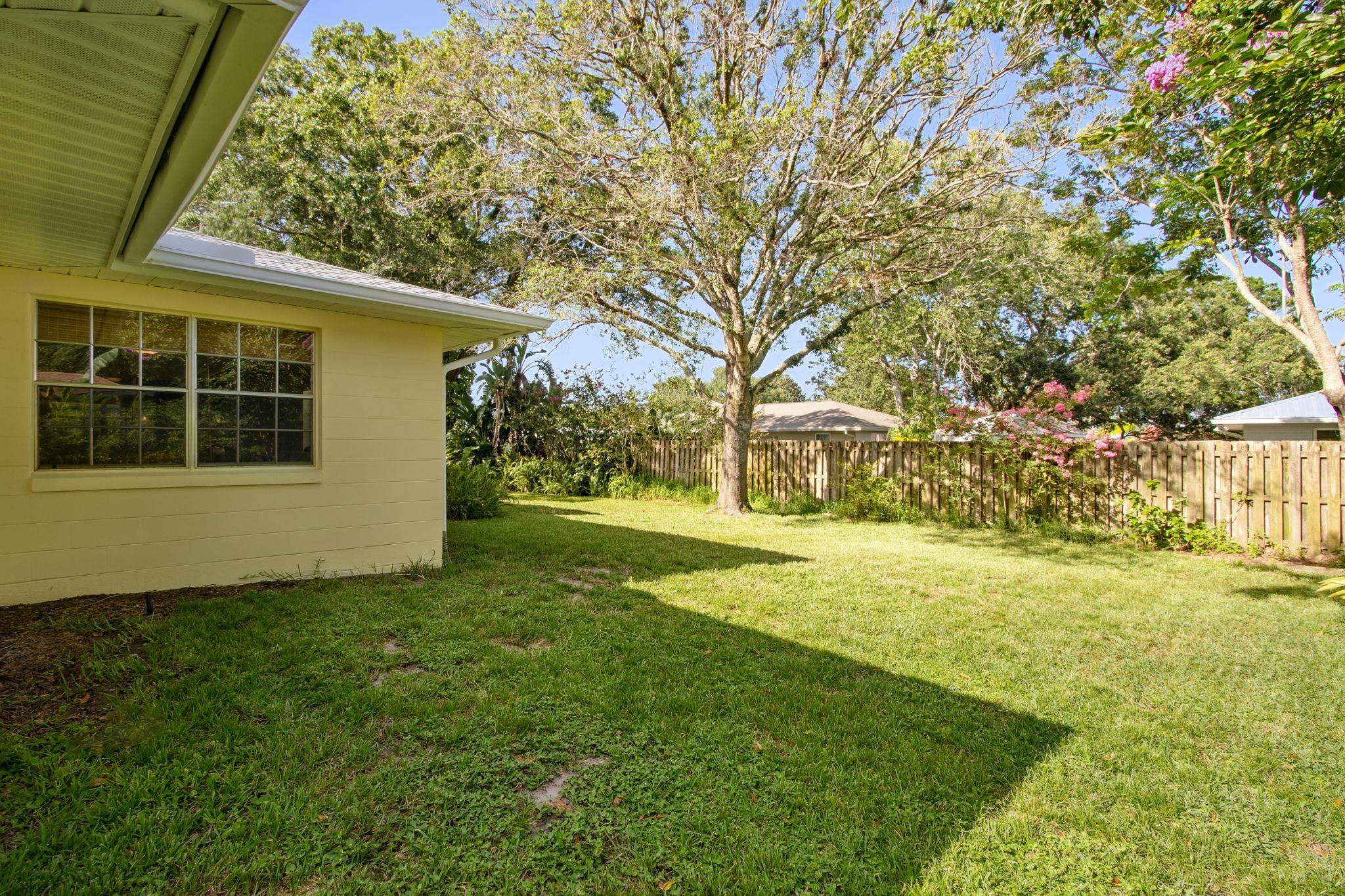 Image 53 of 76 For 1004 San Remo Rd