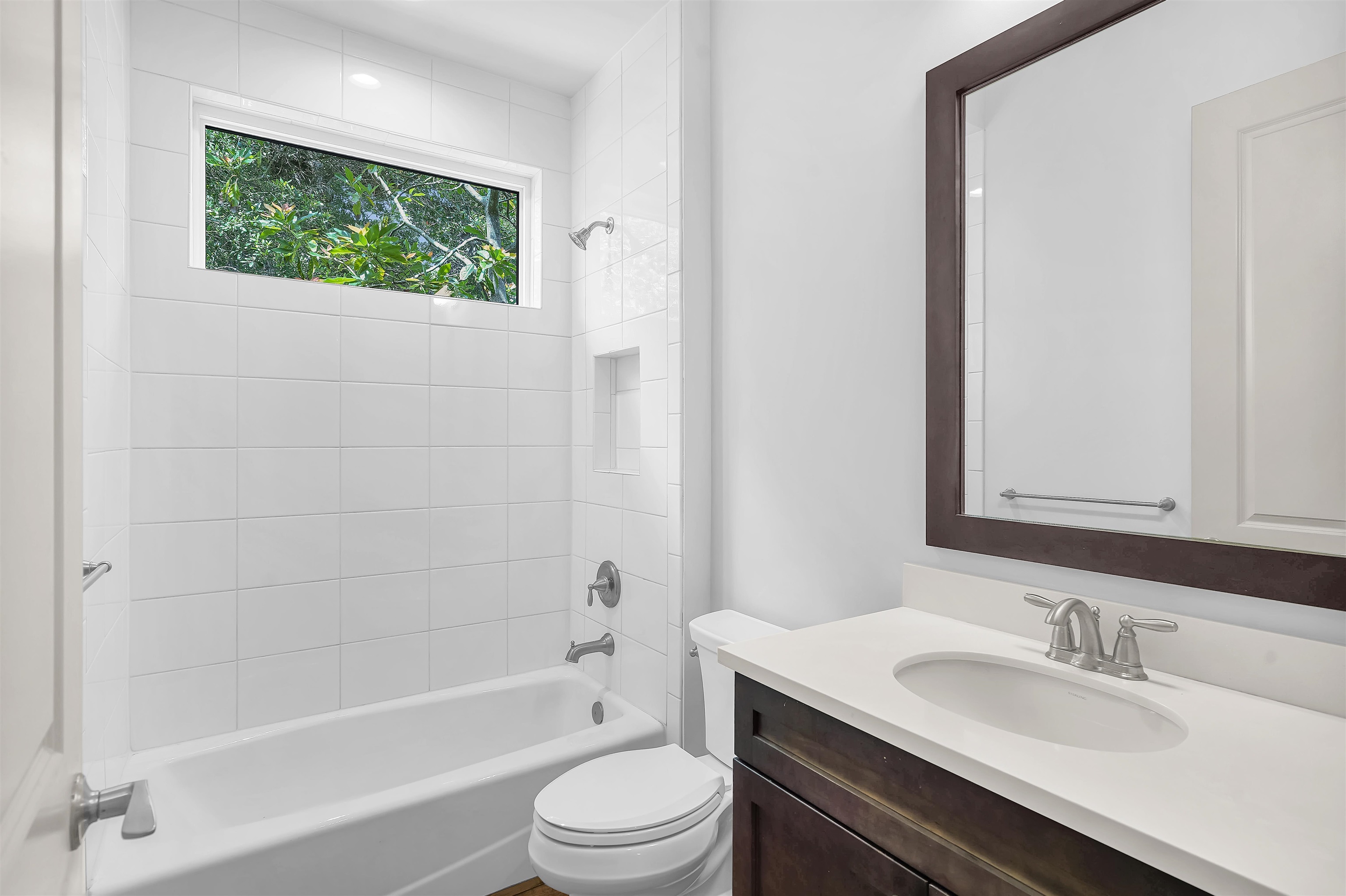 Image 16 of 24 For 300 La Crescenta Dr S