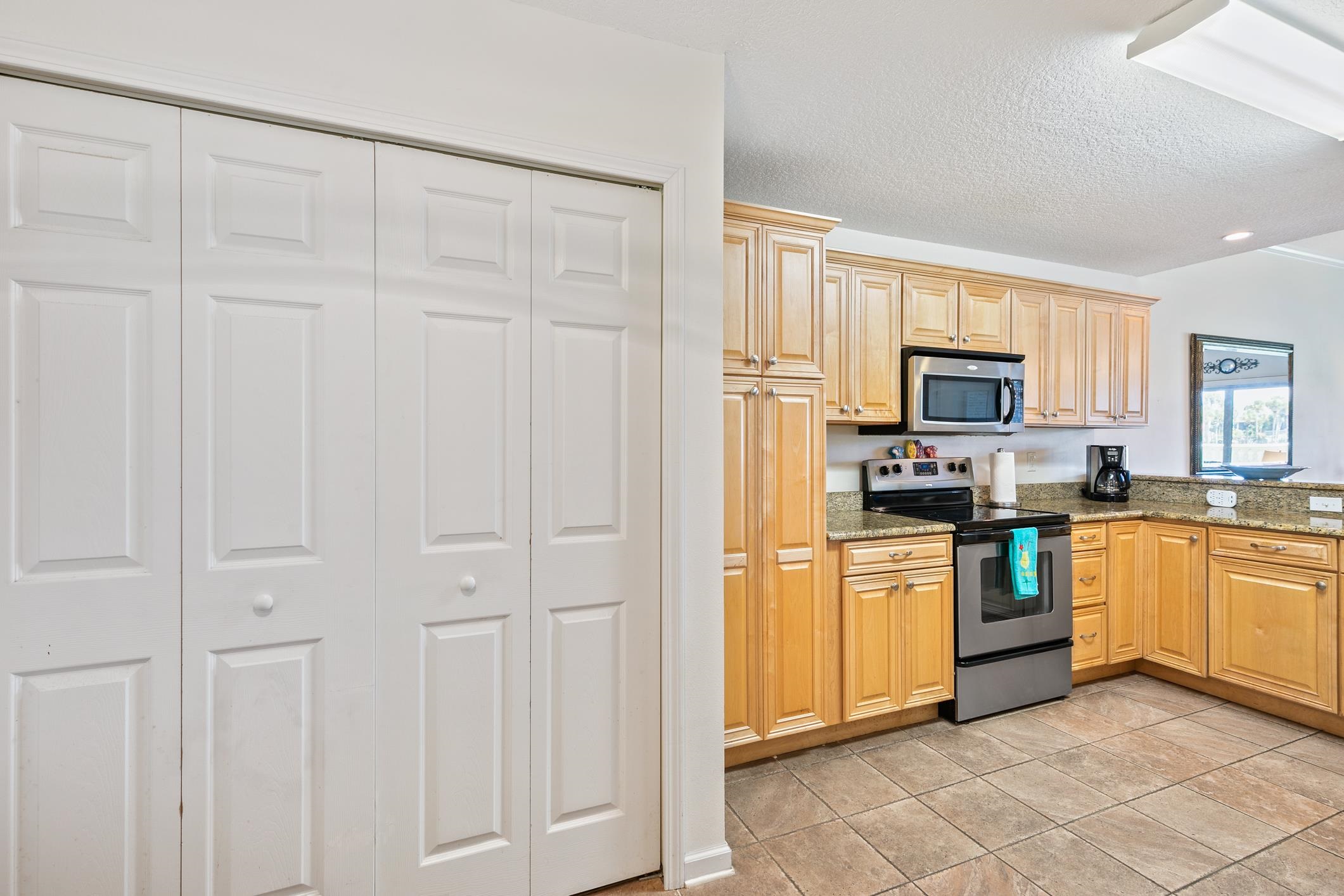 Image 22 of 52 For 264 Gibraltar Ct  102