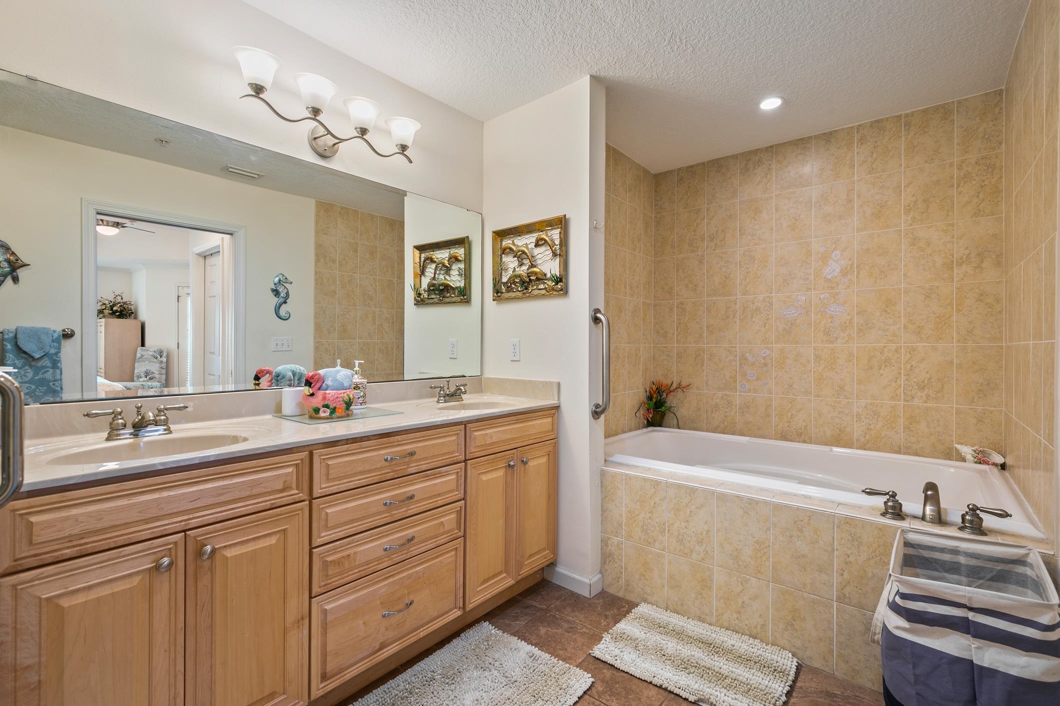 Image 36 of 52 For 264 Gibraltar Ct  102