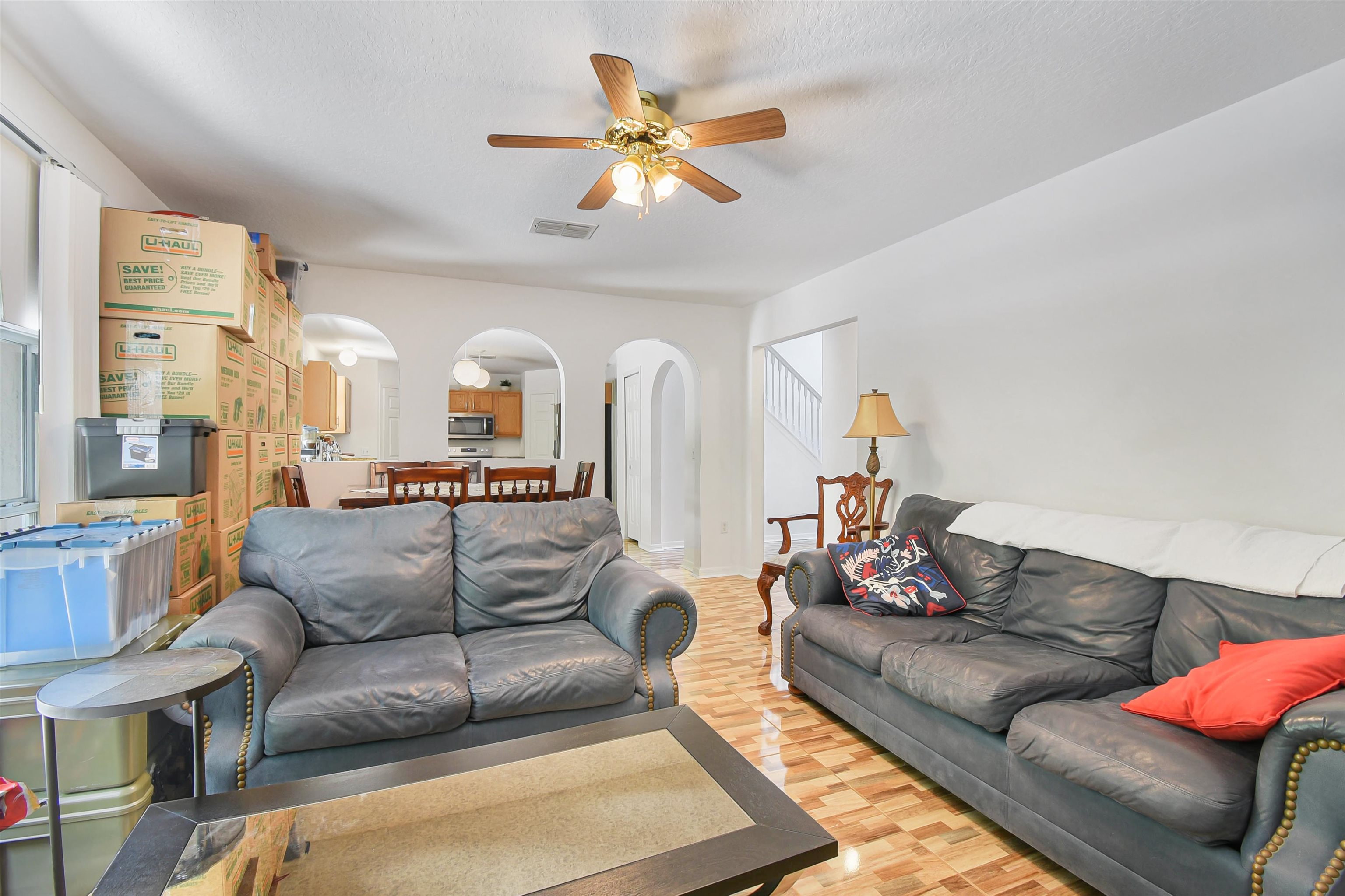 Image 14 of 33 For 161 King Arthur Ct