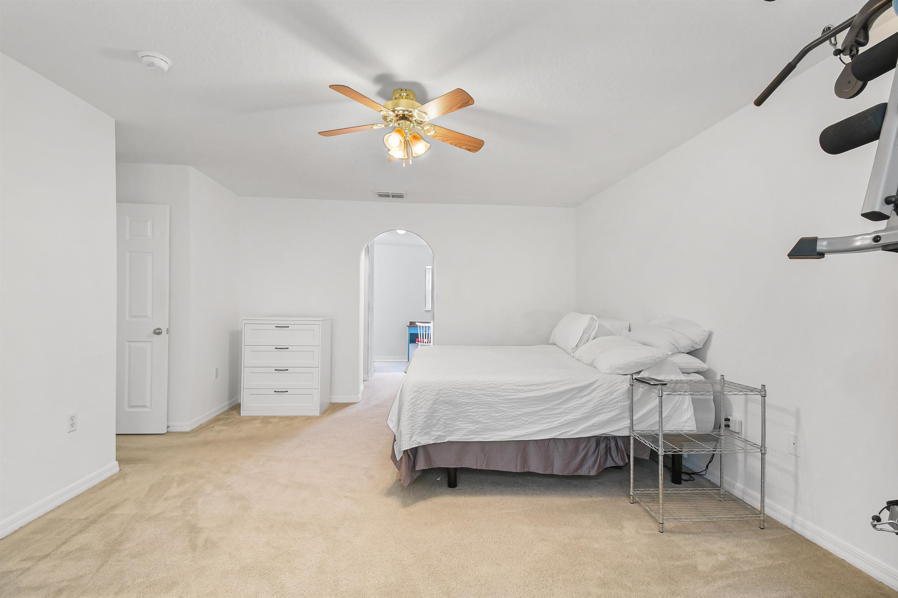 Image 21 of 33 For 161 King Arthur Ct