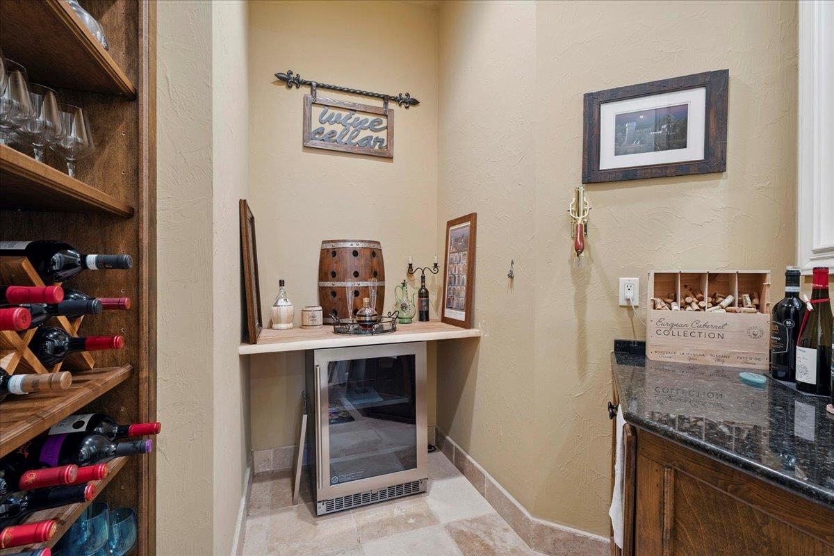 Image 14 of 95 For 117 Hickory Hill Dr