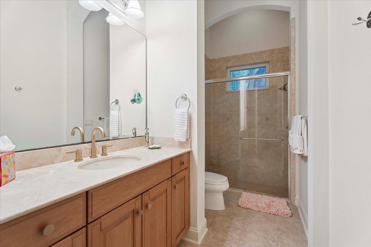 Image 35 of 95 For 117 Hickory Hill Dr