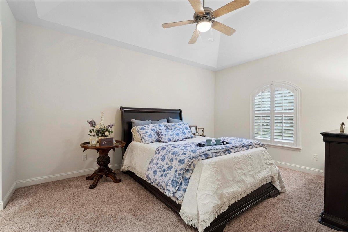 Image 47 of 95 For 117 Hickory Hill Dr