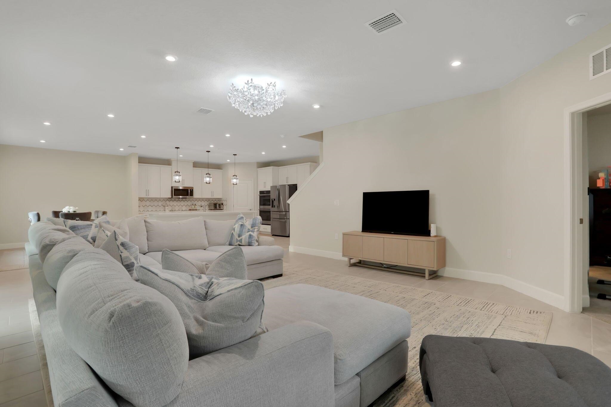 Image 4 of 58 For 1264 Terra Pines Blvd