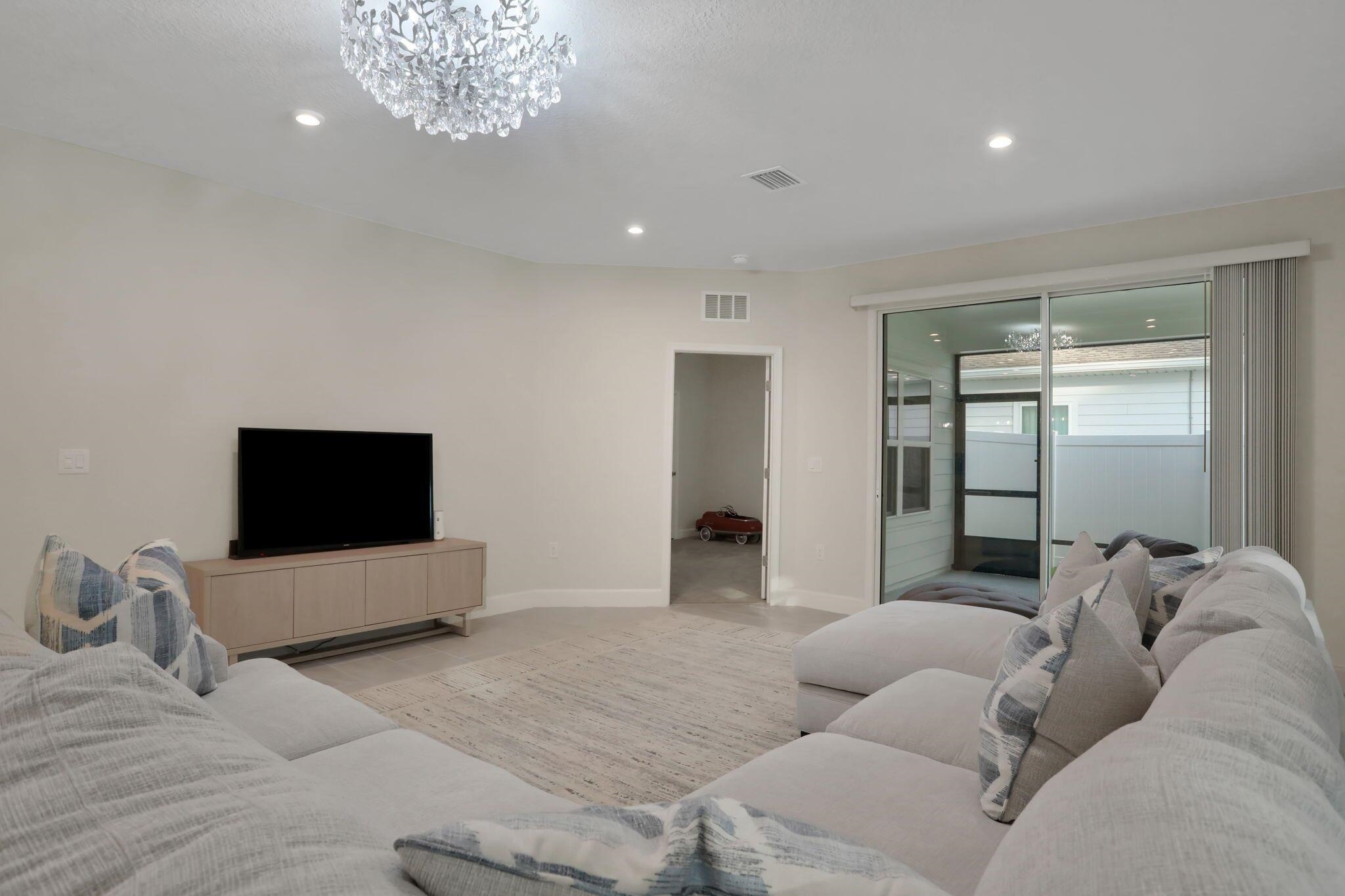 Image 5 of 58 For 1264 Terra Pines Blvd