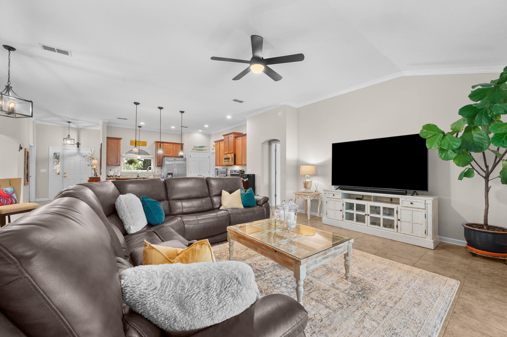 Image 17 of 74 For 338 Deerfield Glen Dr