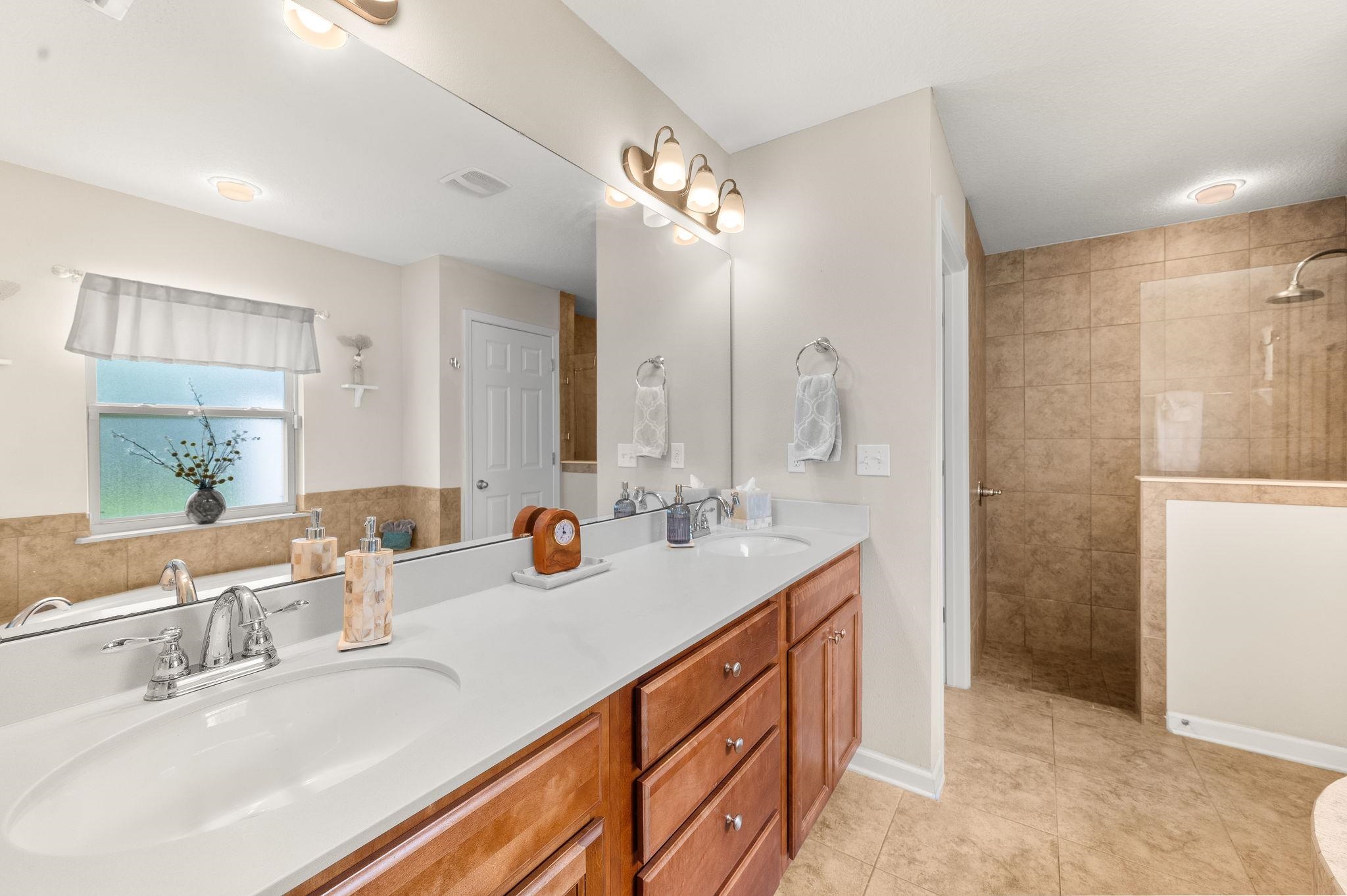 Image 40 of 74 For 338 Deerfield Glen Dr