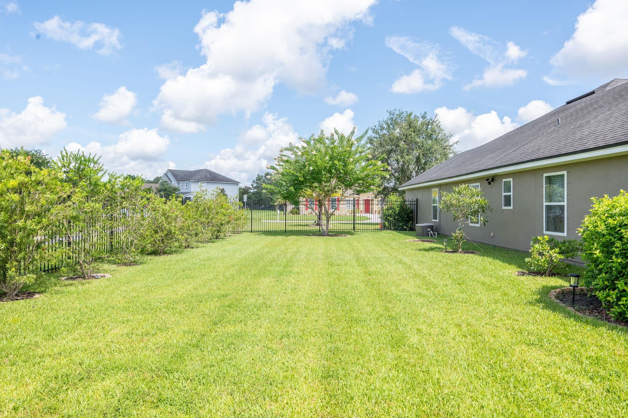 Image 63 of 74 For 338 Deerfield Glen Dr