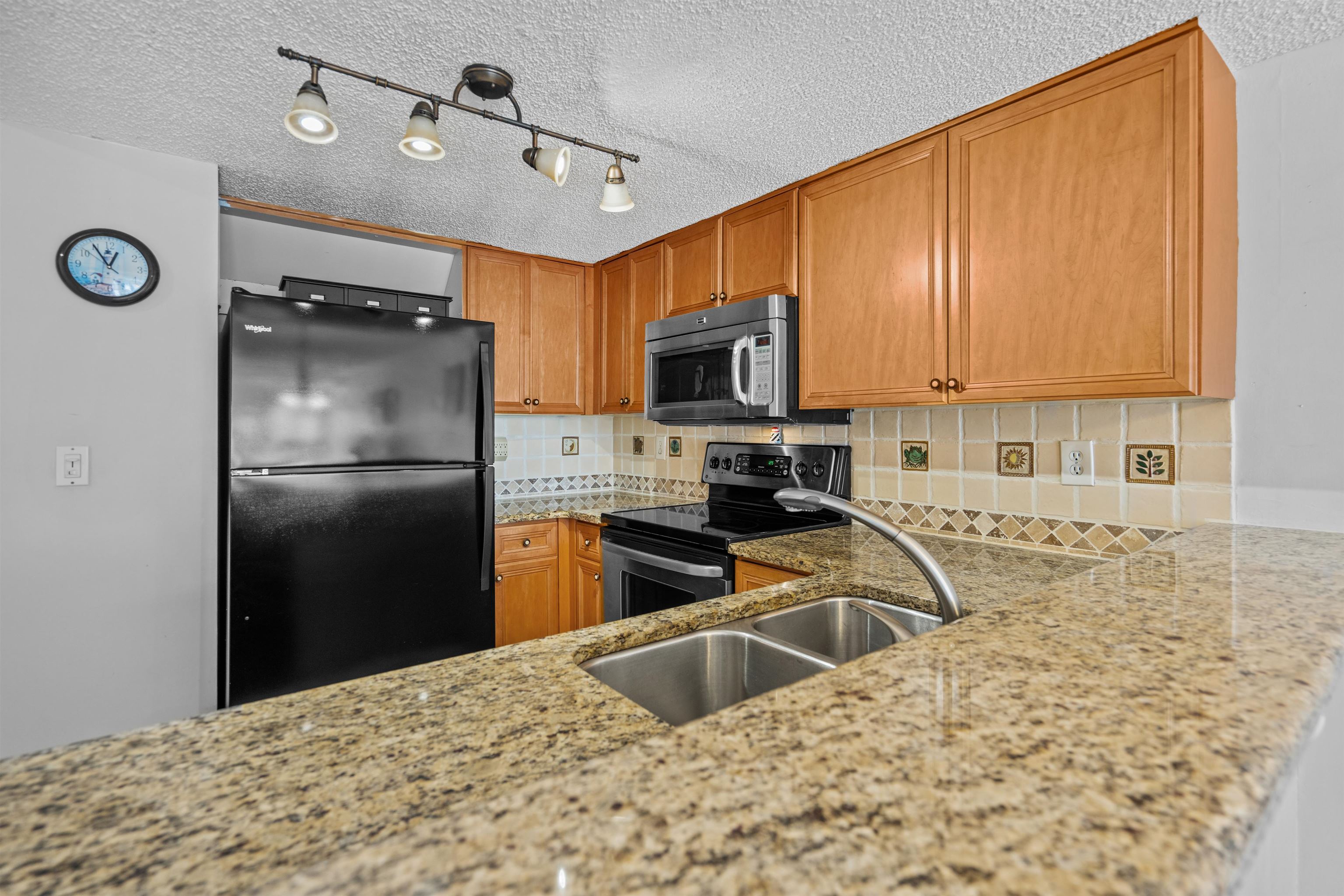 Image 5 of 50 For 8200 A1a S 15