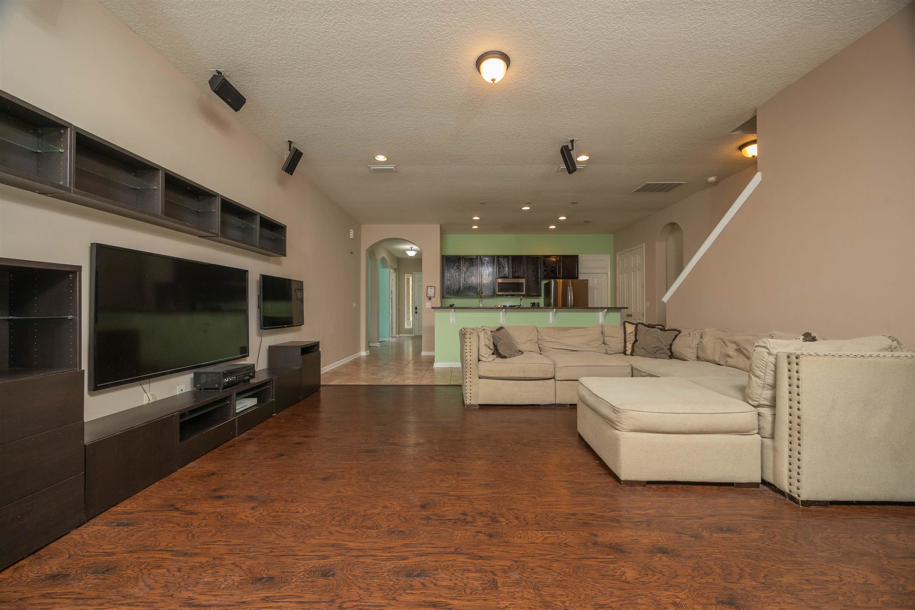 Image 31 of 77 For 1084 Santa Cruz St