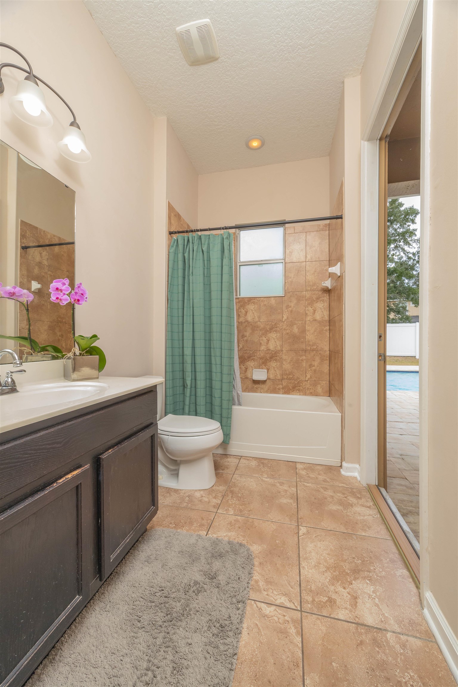 Image 39 of 77 For 1084 Santa Cruz St