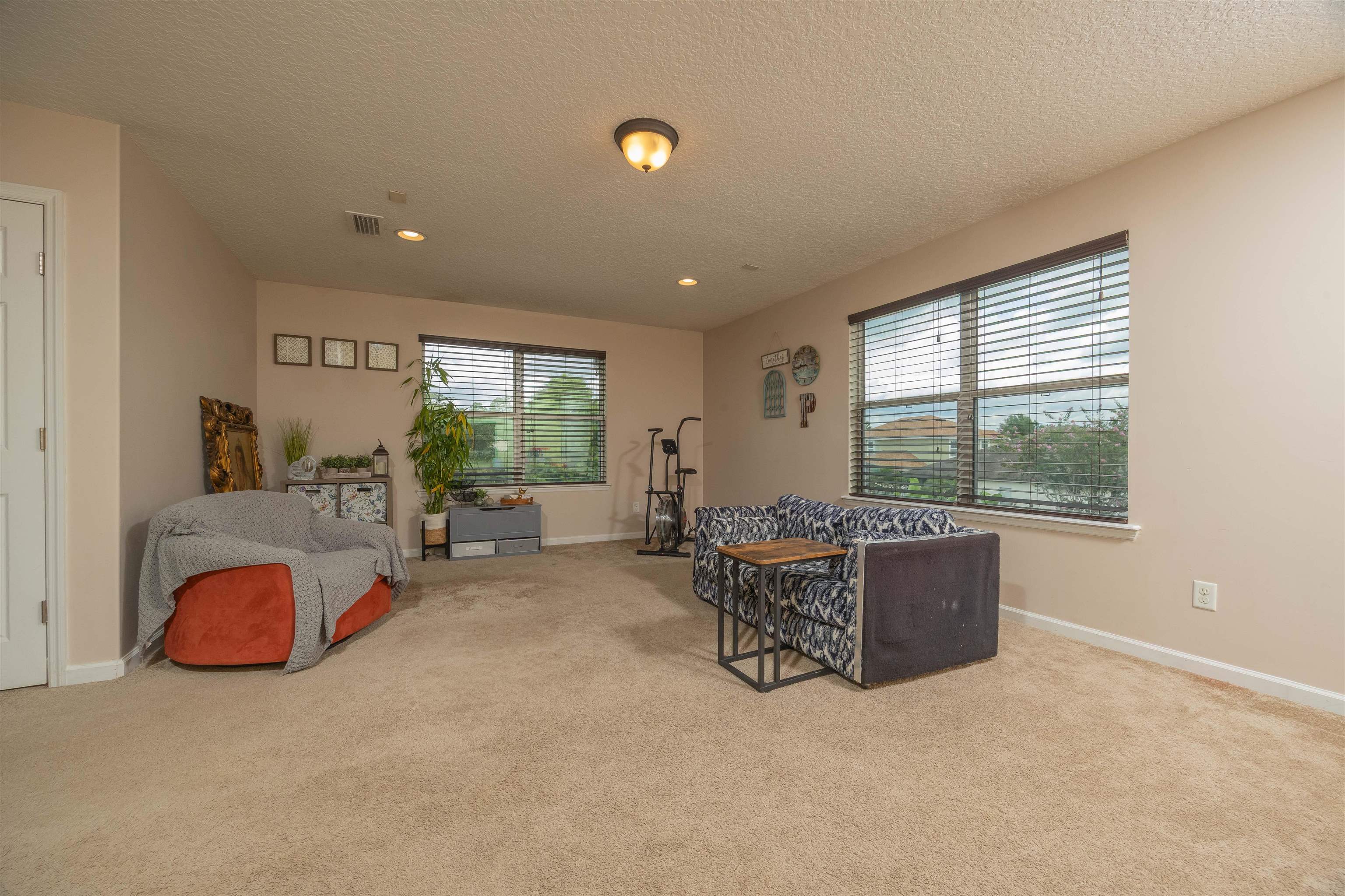 Image 43 of 77 For 1084 Santa Cruz St