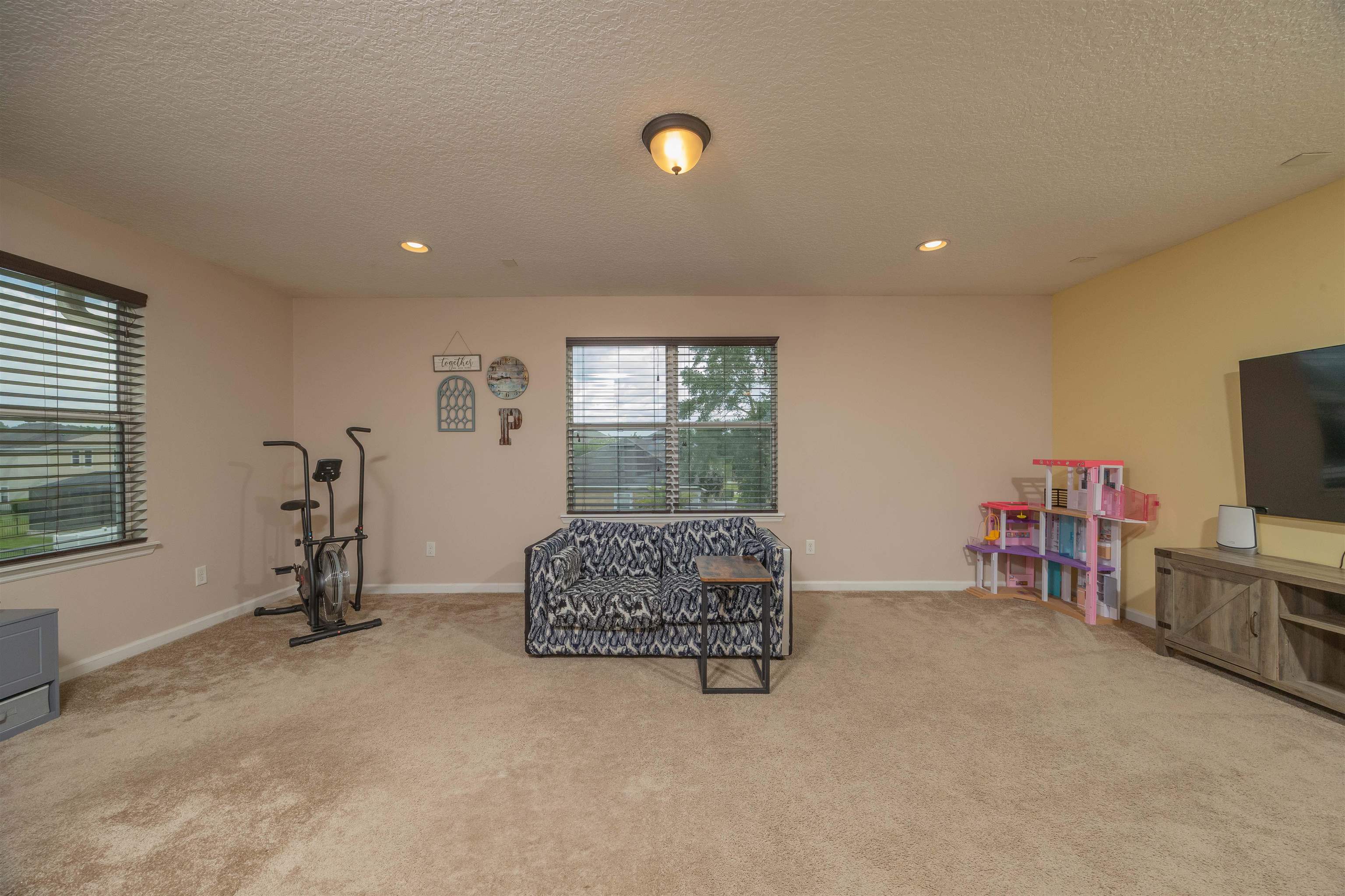 Image 44 of 77 For 1084 Santa Cruz St