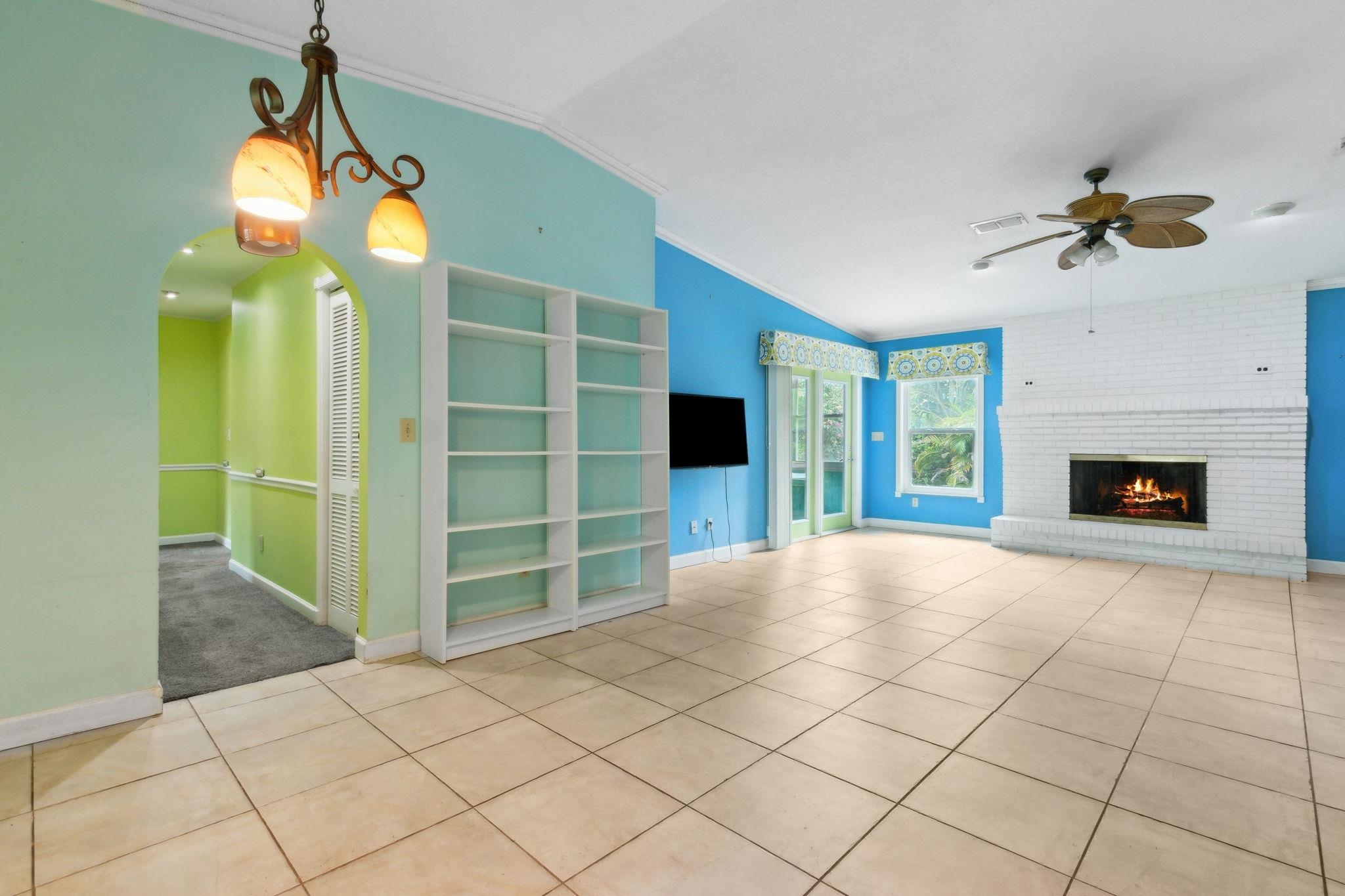 Image 19 of 56 For 579 16th St  