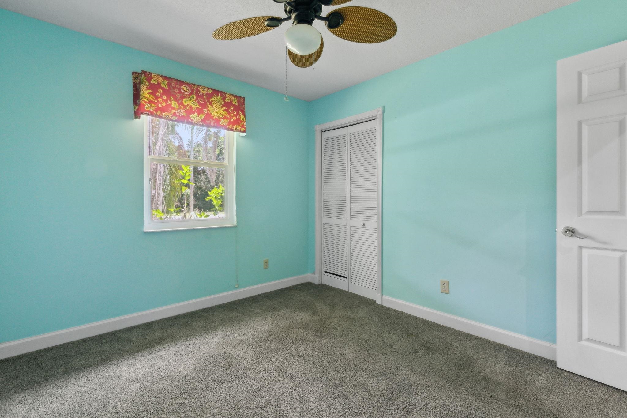 Image 32 of 56 For 579 16th St  
