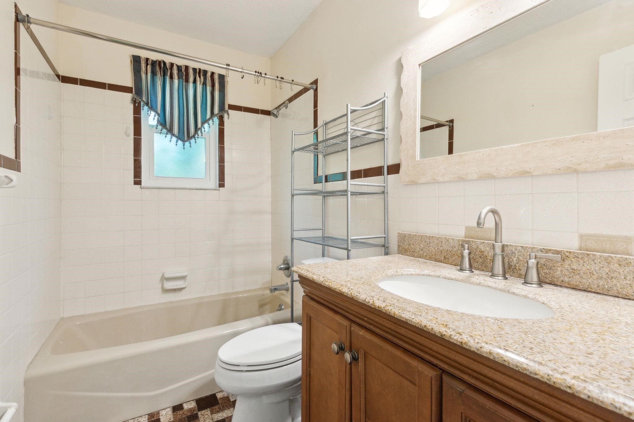 Image 36 of 56 For 579 16th St  