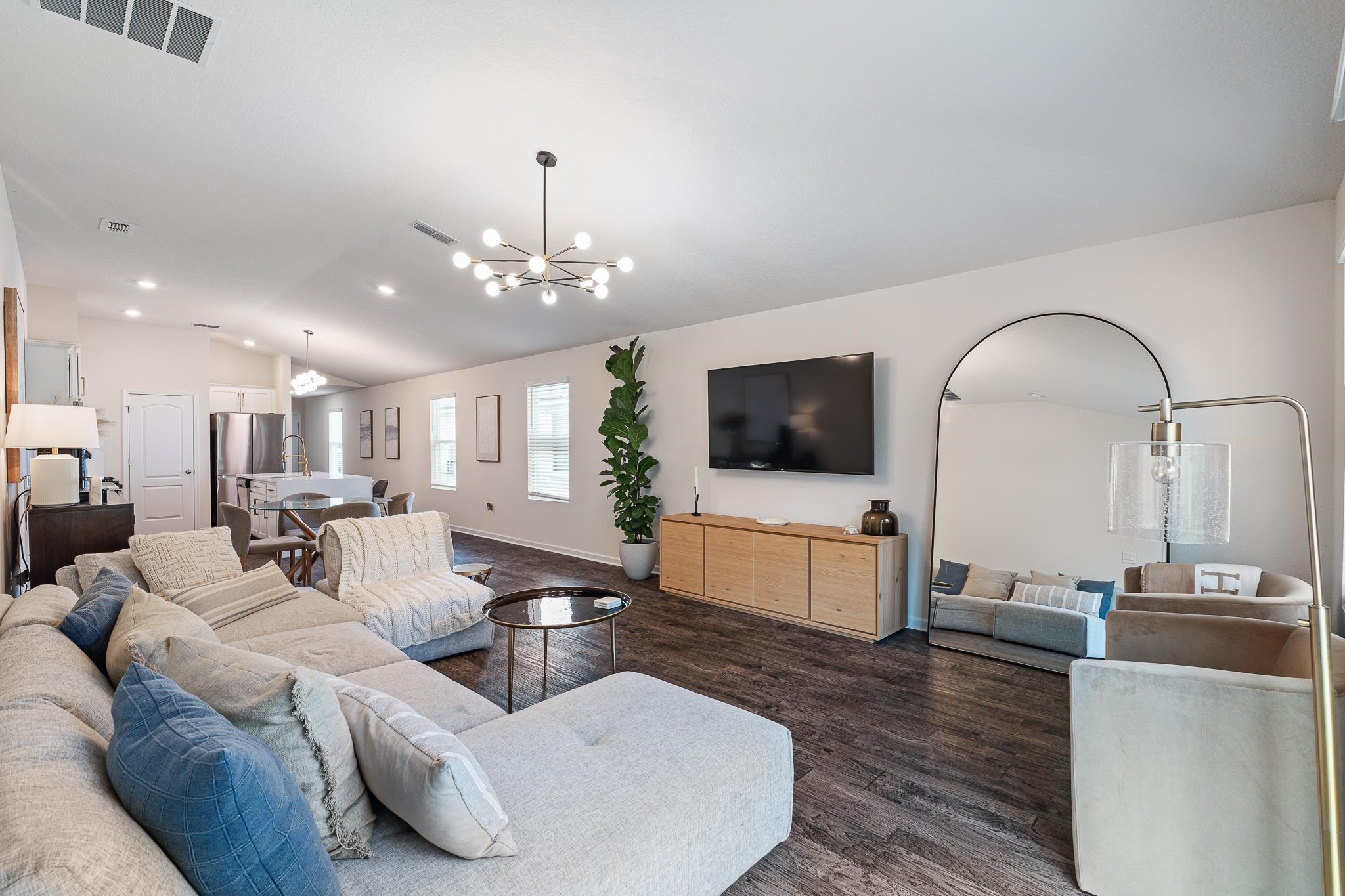 Image 14 of 48 For 147 Logrono Court