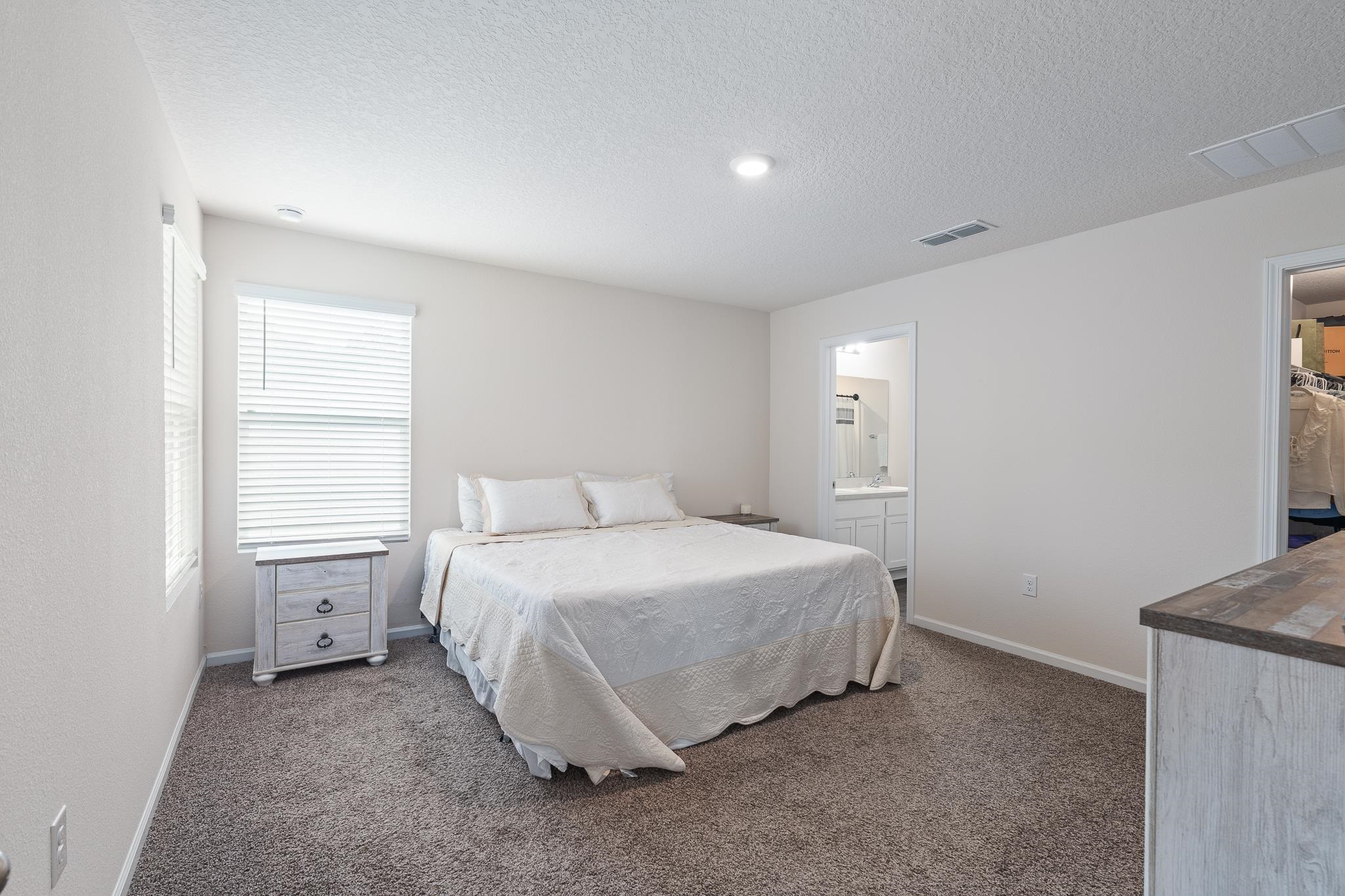 Image 17 of 48 For 147 Logrono Court