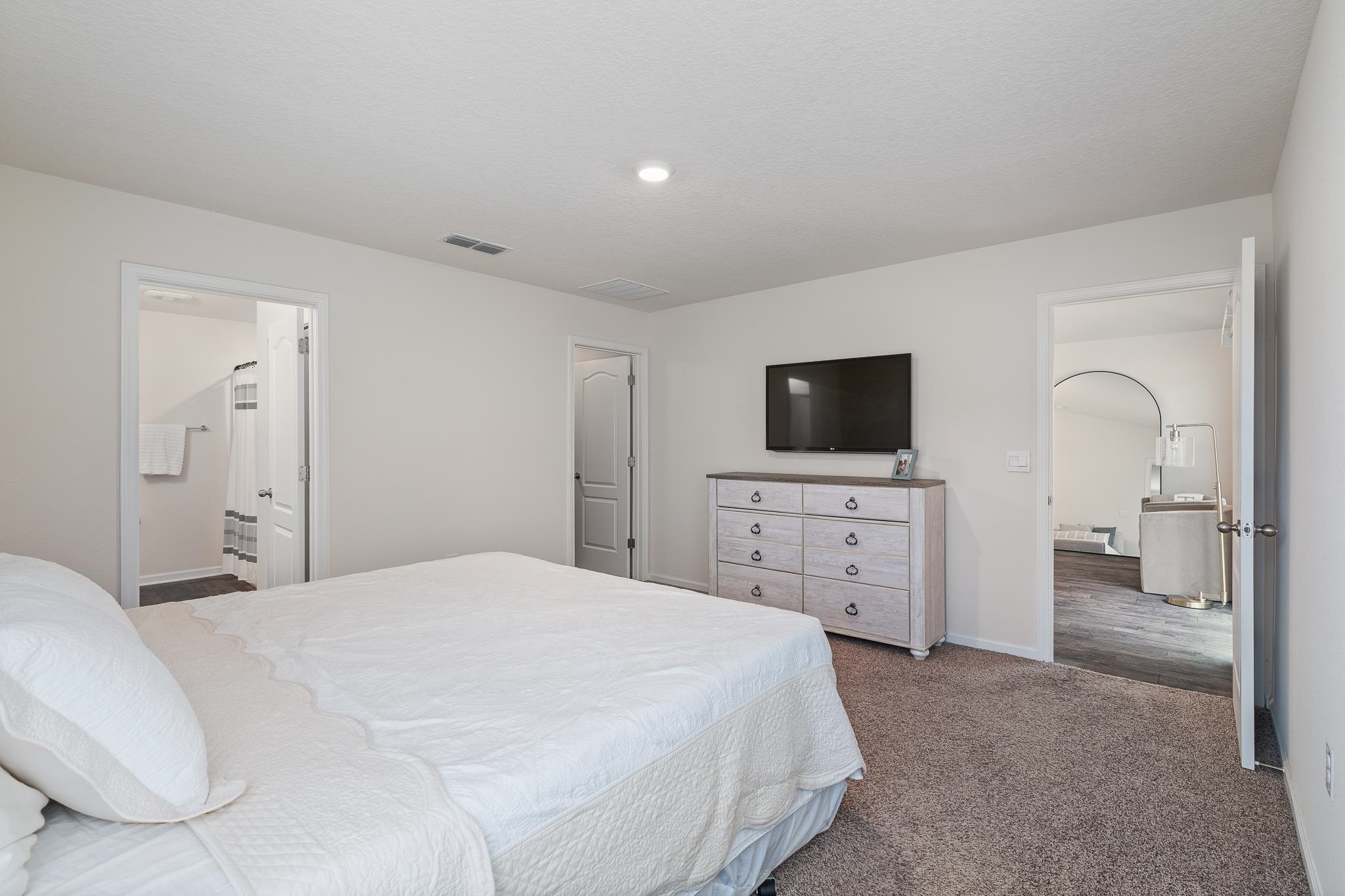 Image 19 of 48 For 147 Logrono Court