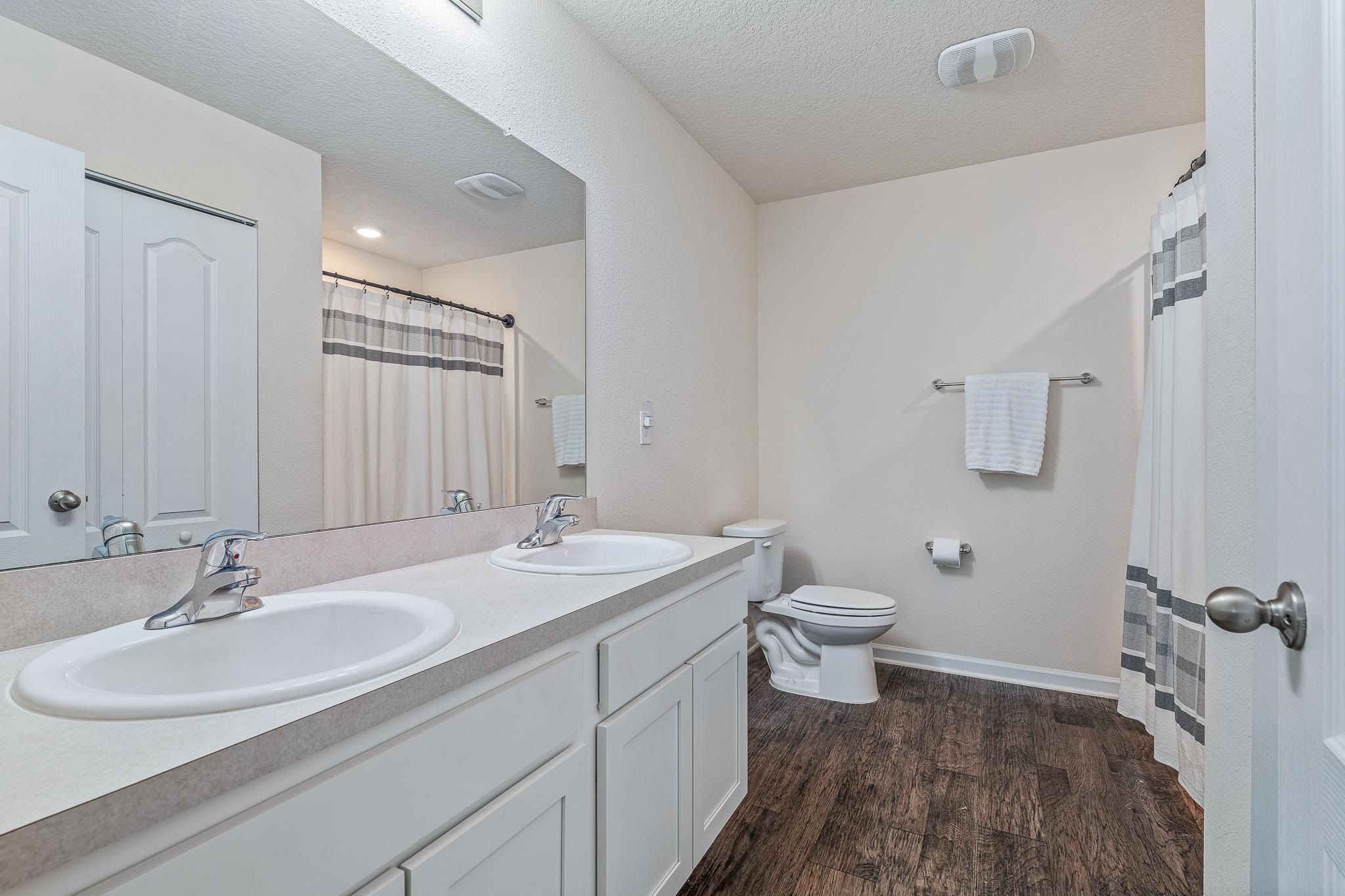 Image 21 of 48 For 147 Logrono Court