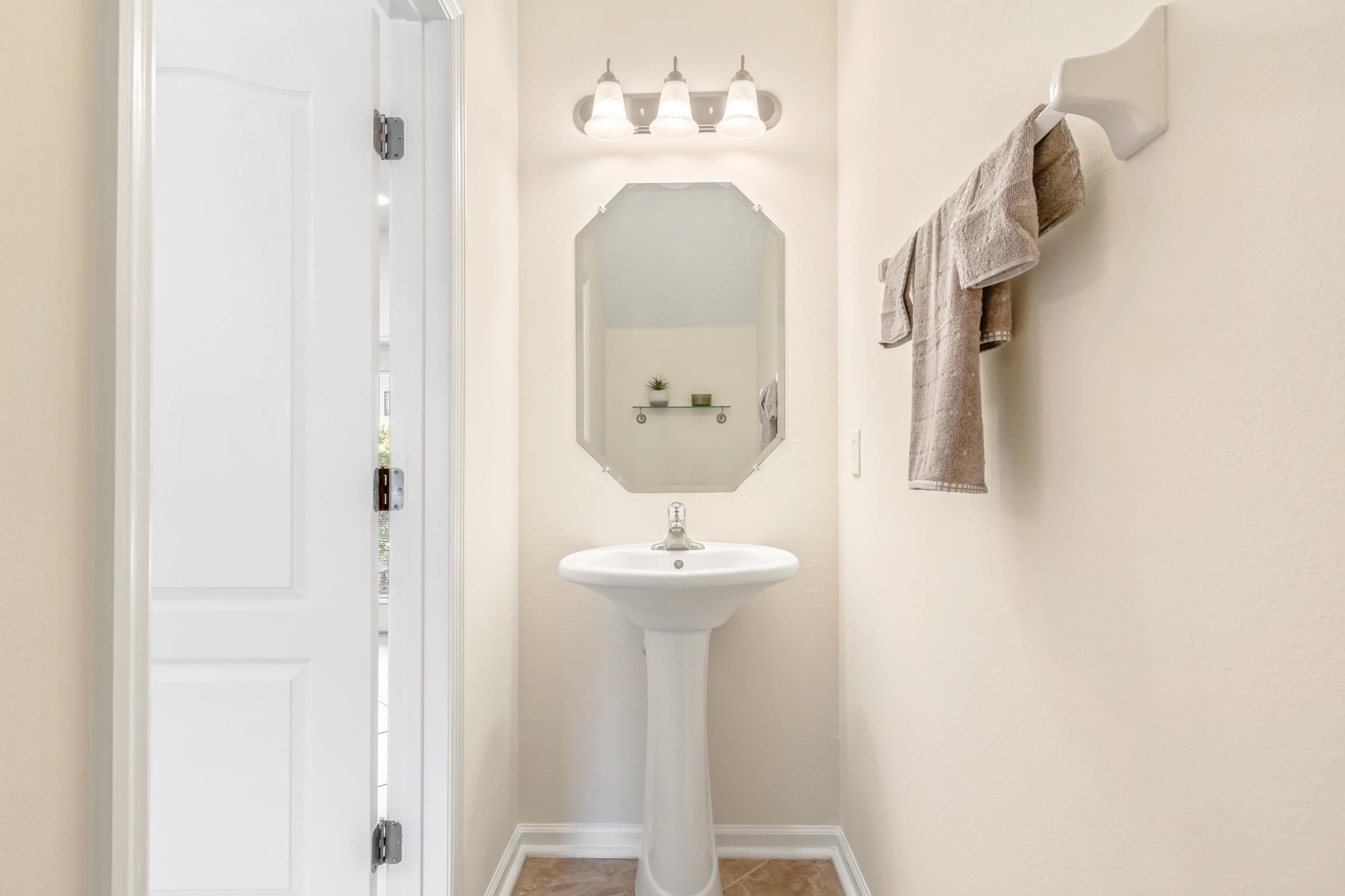 Image 15 of 39 For 616 Drake Bay Terrace