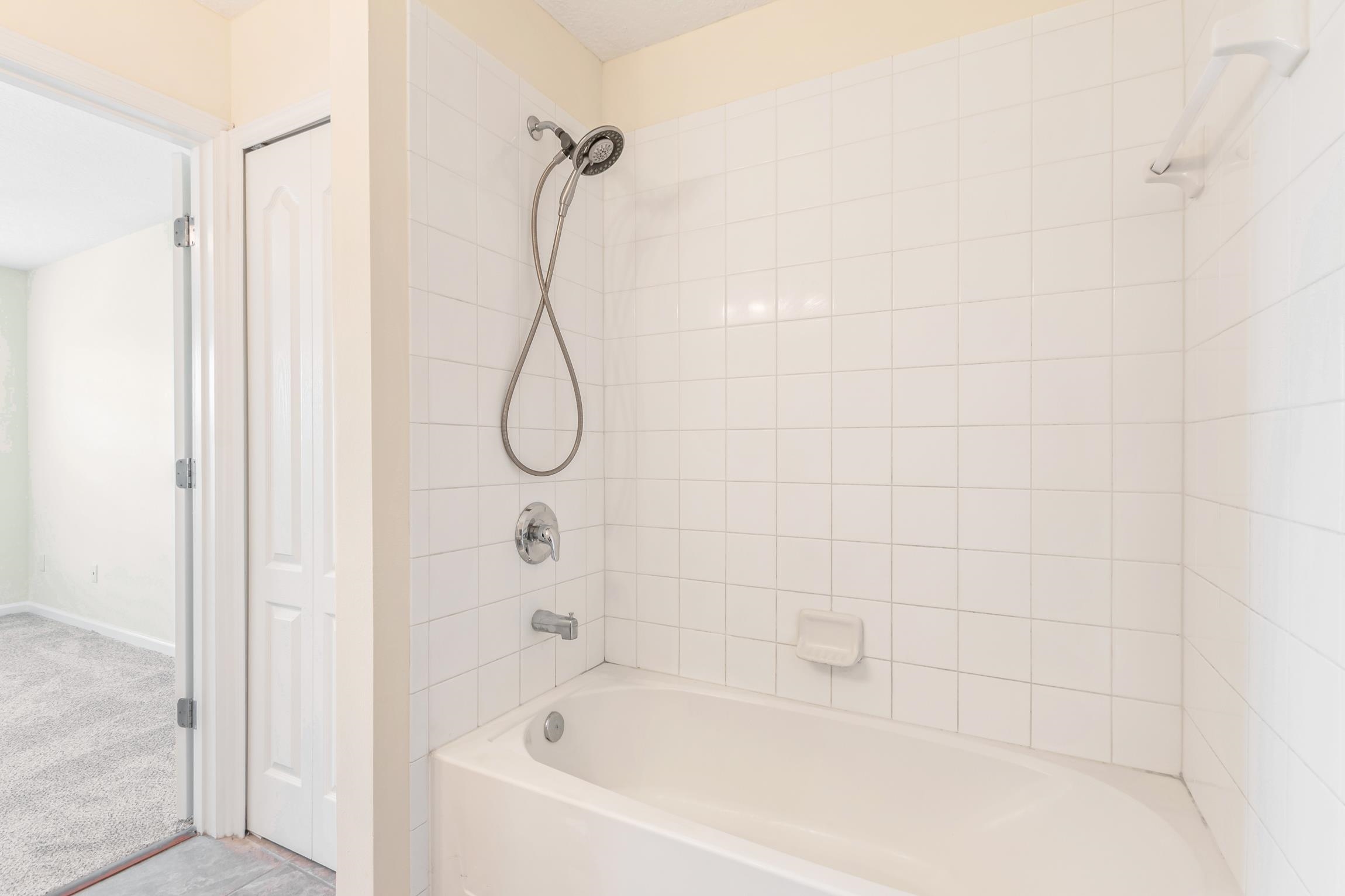 Image 22 of 39 For 616 Drake Bay Terrace