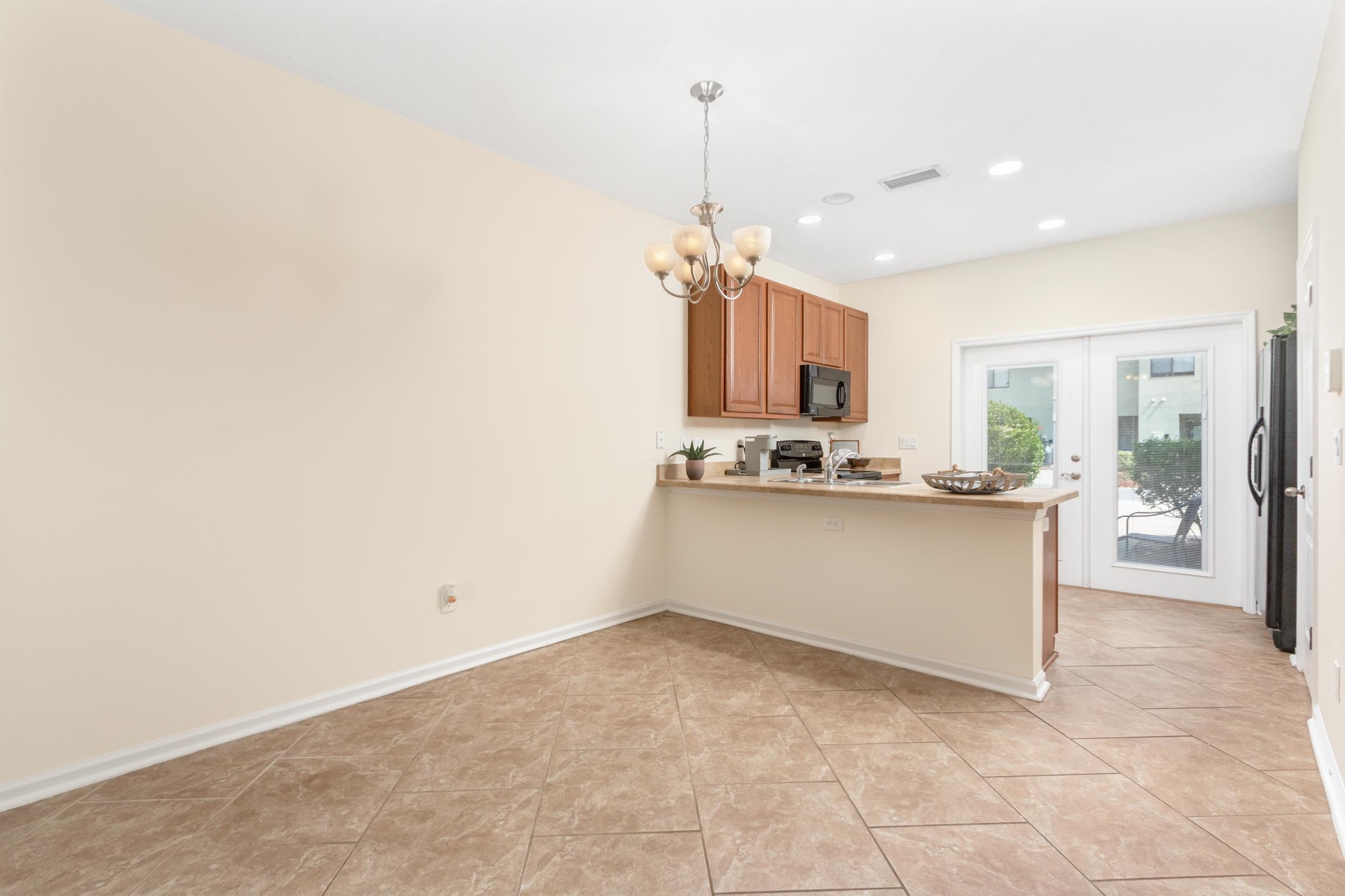 Image 7 of 39 For 616 Drake Bay Terrace