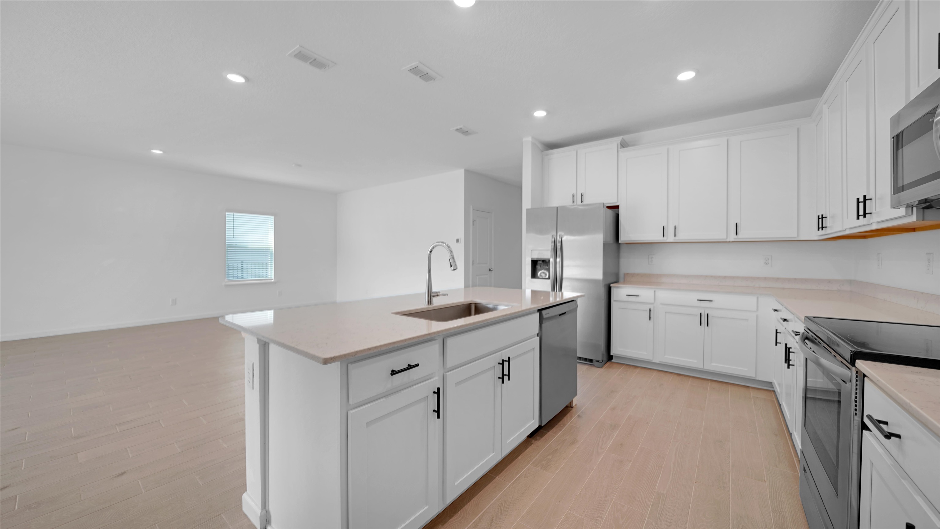 Image 10 of 40 For 264 Lake Sinclair St