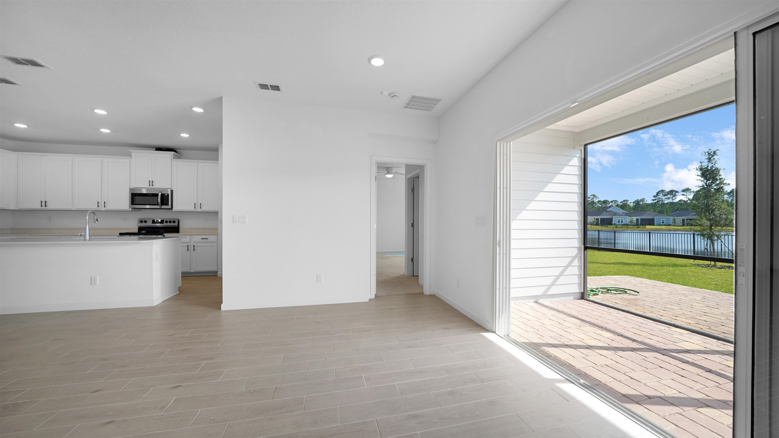 Image 11 of 40 For 264 Lake Sinclair St