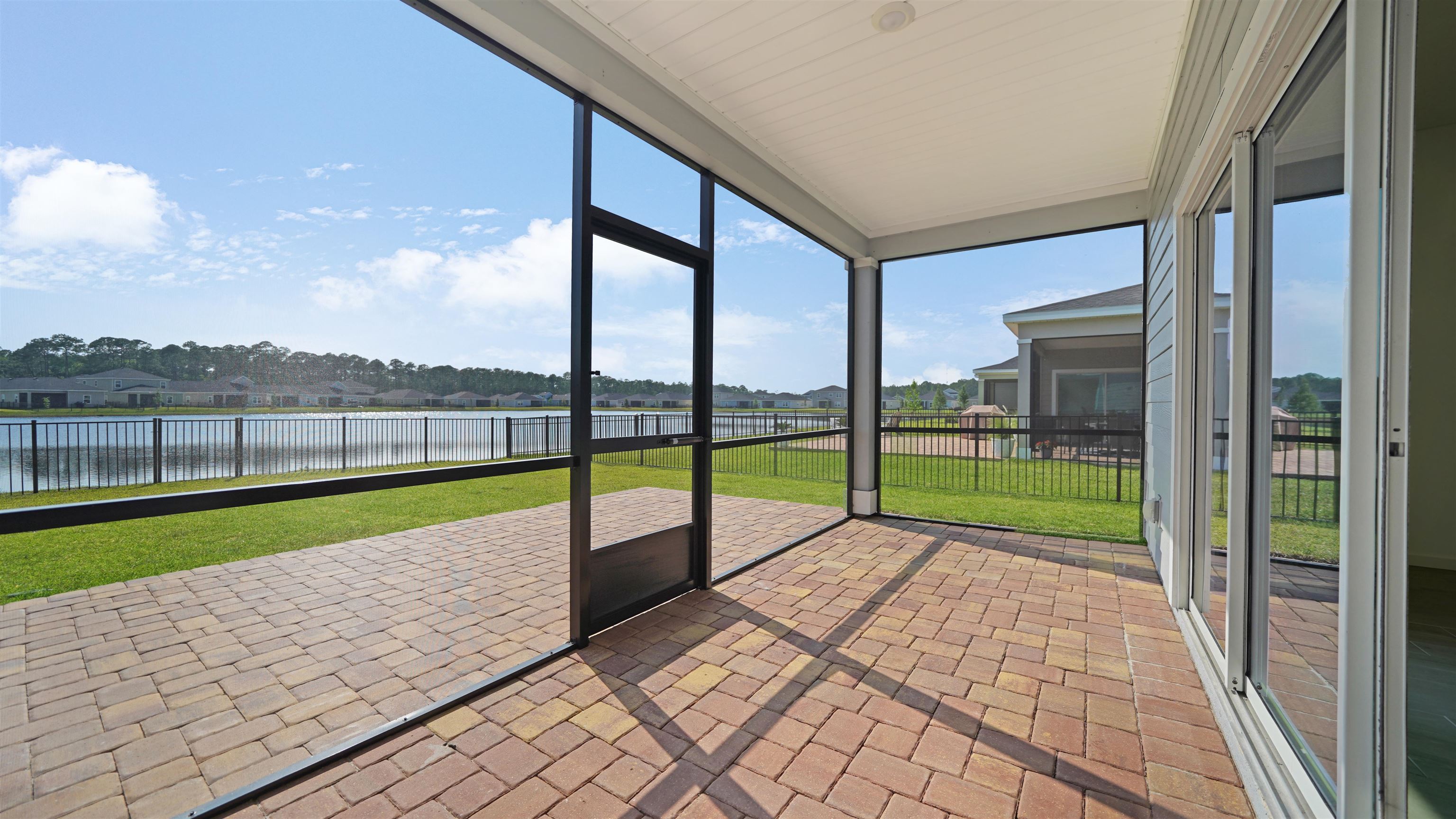 Image 12 of 40 For 264 Lake Sinclair St