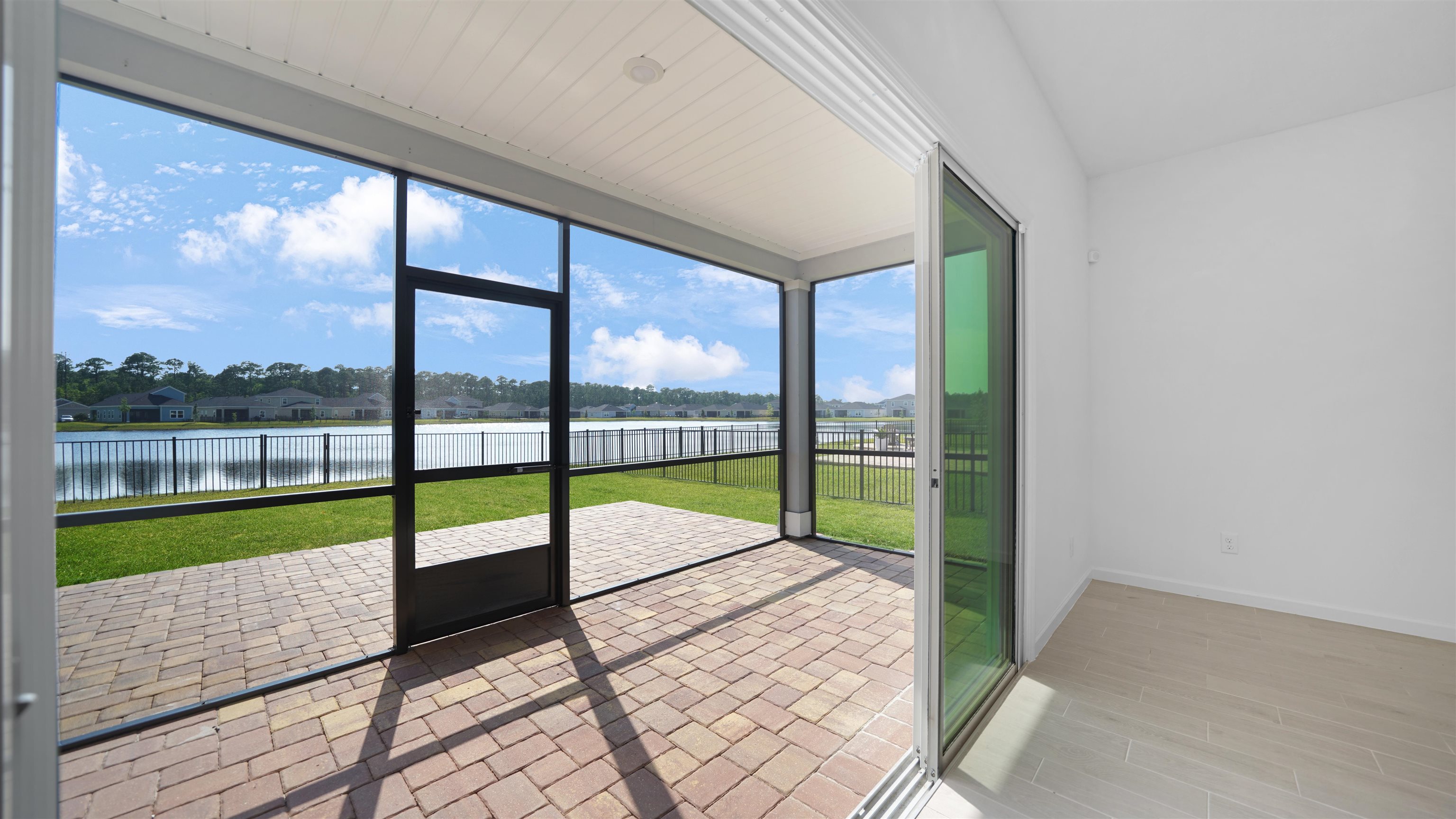 Image 13 of 40 For 264 Lake Sinclair St