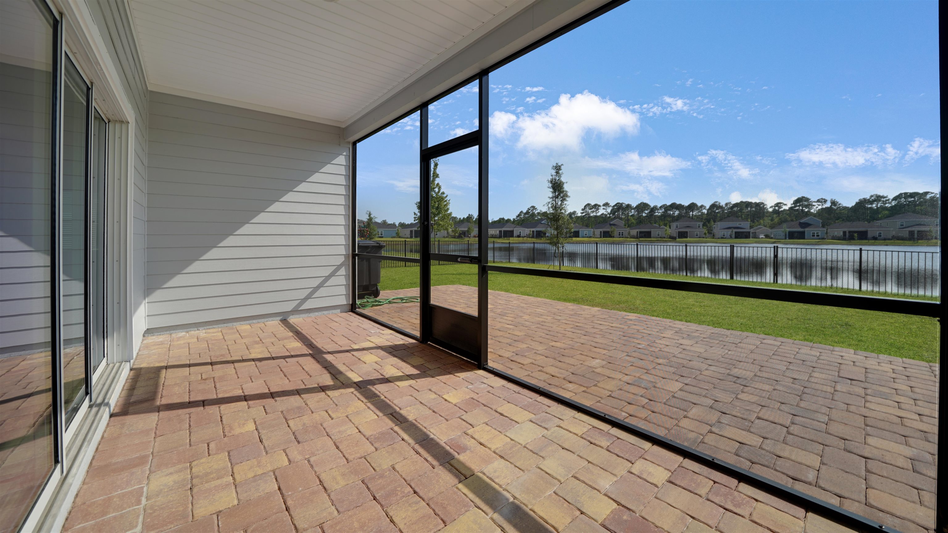 Image 14 of 40 For 264 Lake Sinclair St