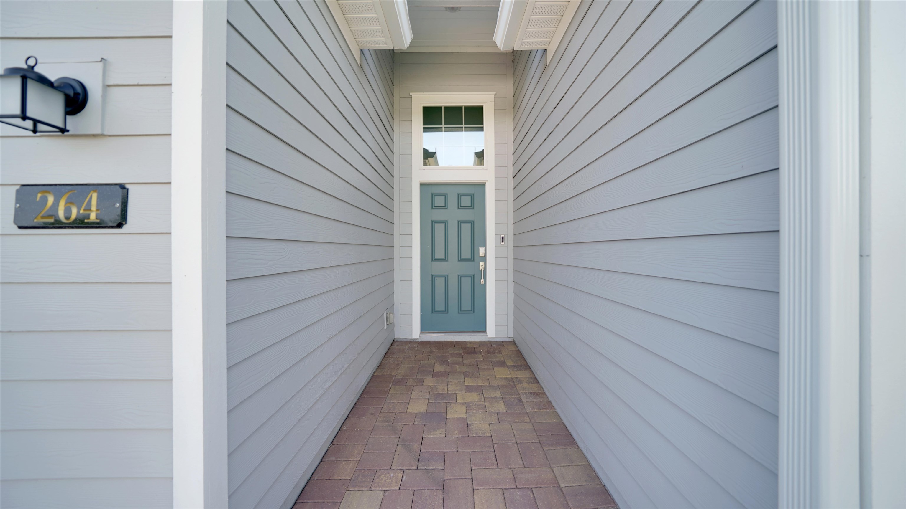 Image 2 of 40 For 264 Lake Sinclair St