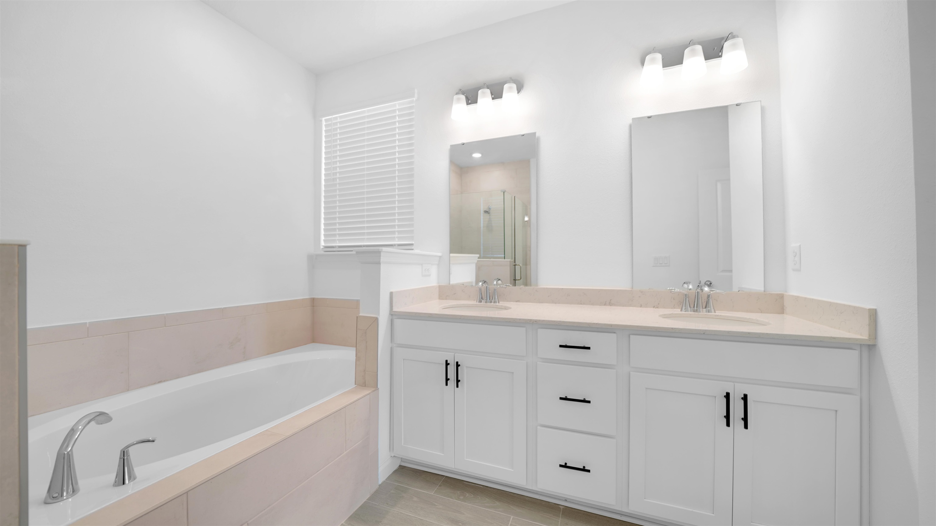 Image 21 of 40 For 264 Lake Sinclair St