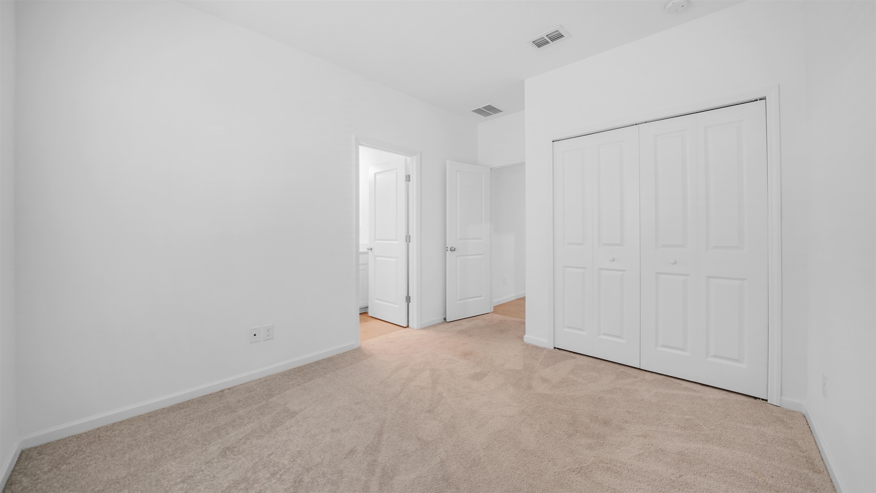 Image 29 of 40 For 264 Lake Sinclair St