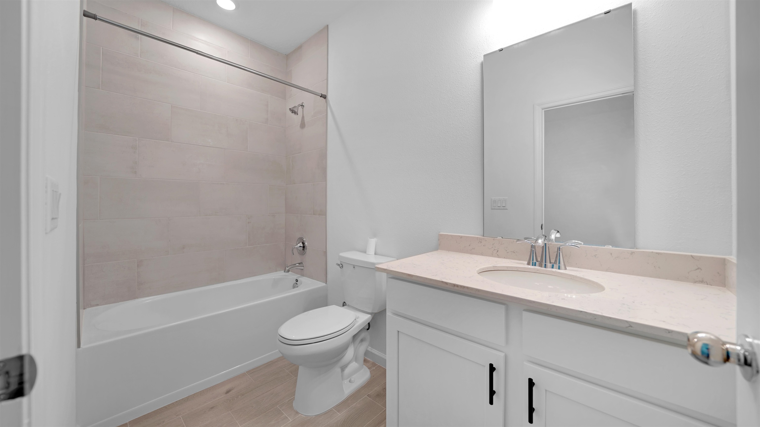 Image 30 of 40 For 264 Lake Sinclair St