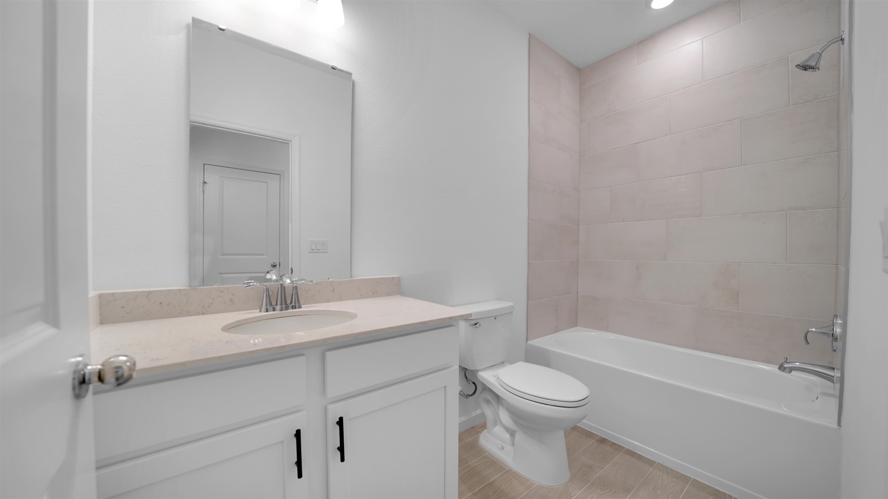 Image 33 of 40 For 264 Lake Sinclair St