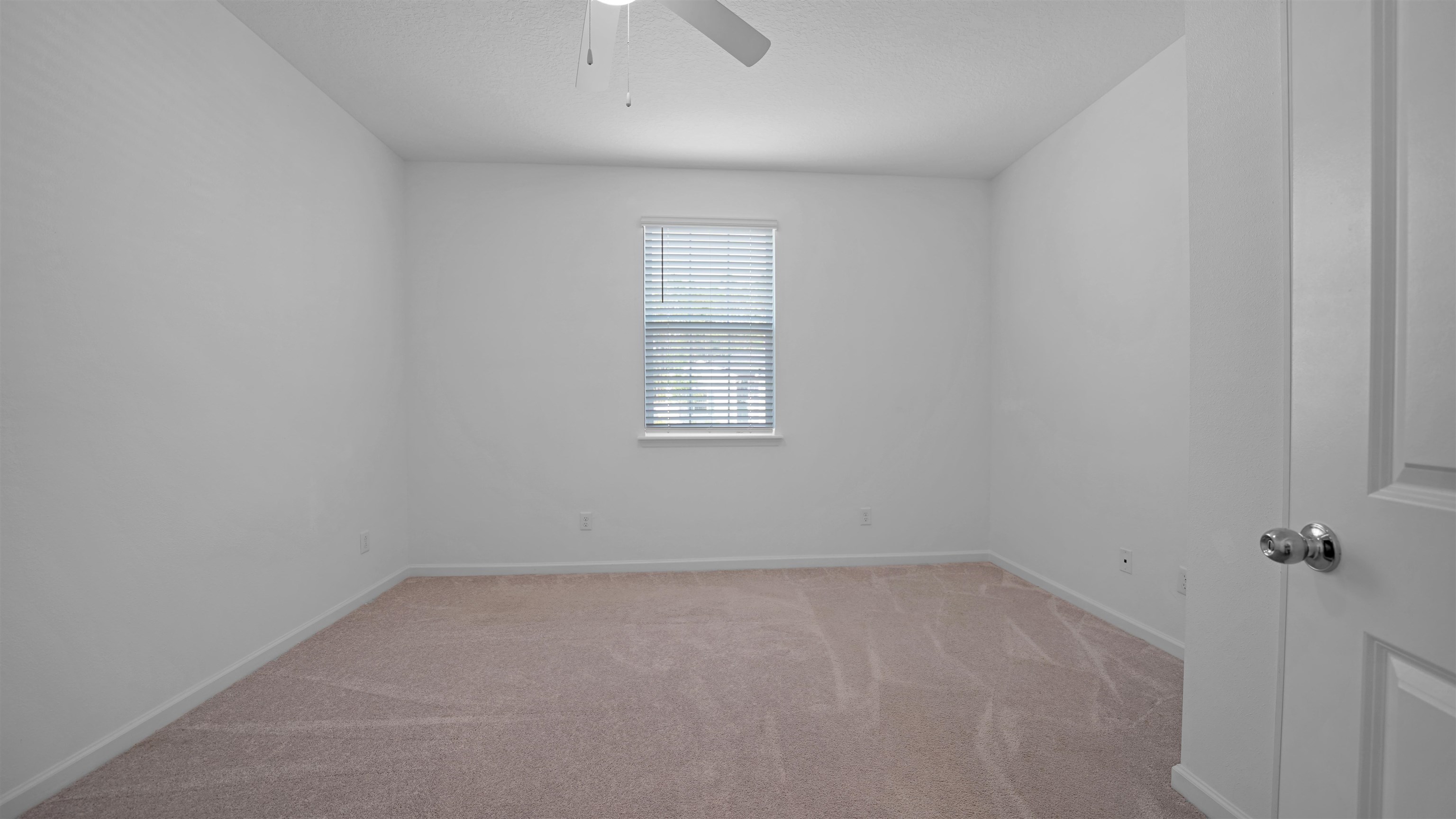 Image 37 of 40 For 264 Lake Sinclair St