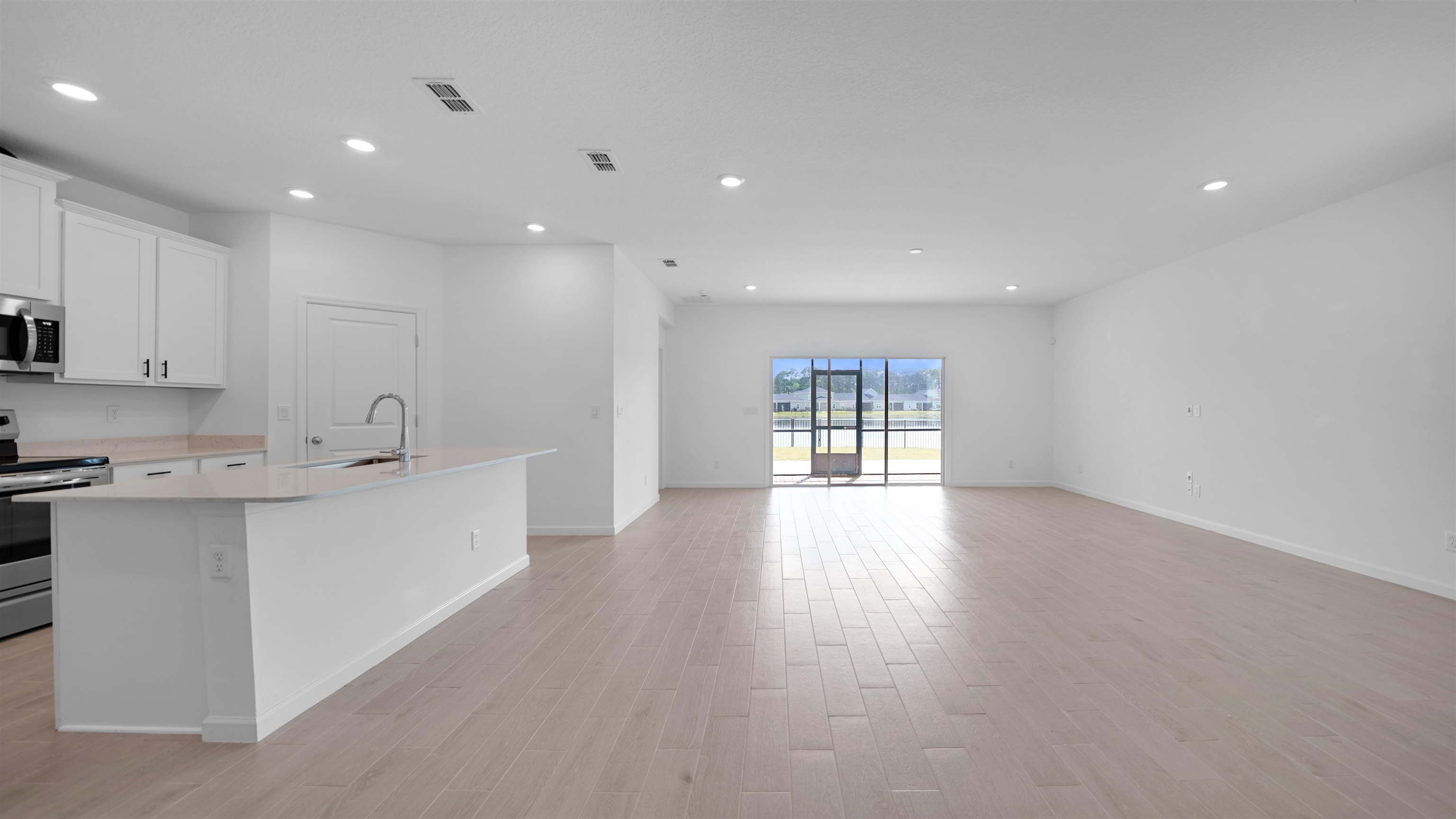 Image 5 of 40 For 264 Lake Sinclair St