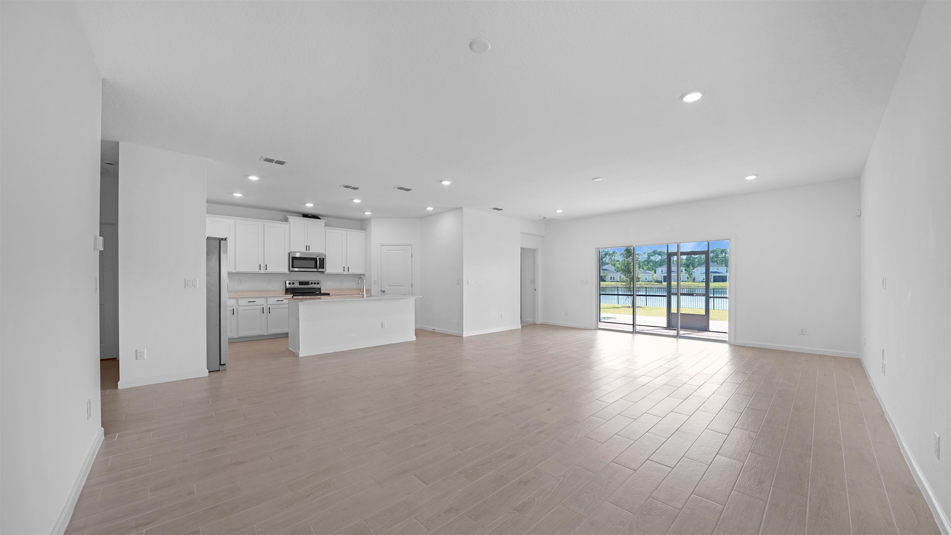 Image 6 of 40 For 264 Lake Sinclair St